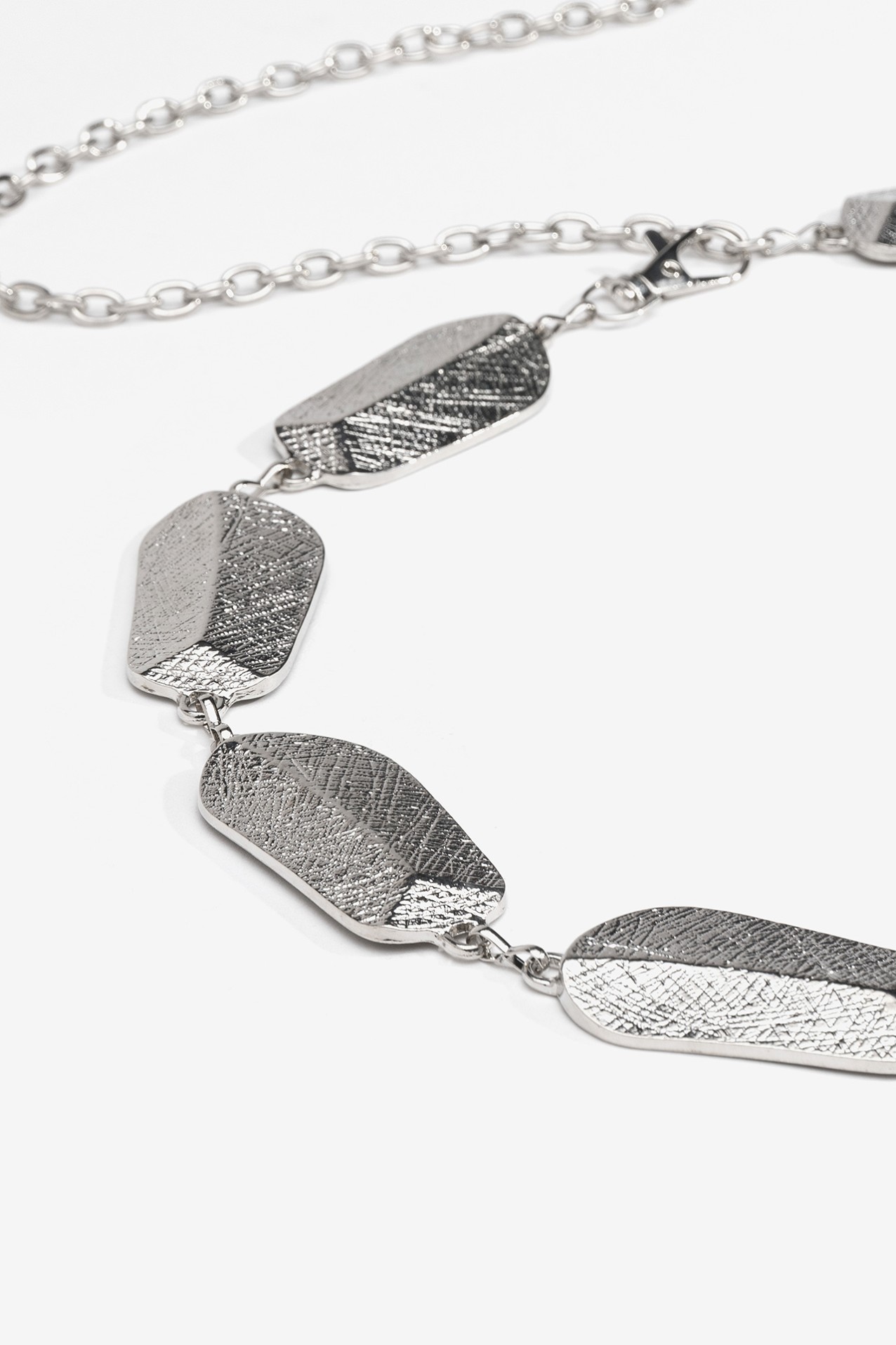 Cinto Prateado Elegante