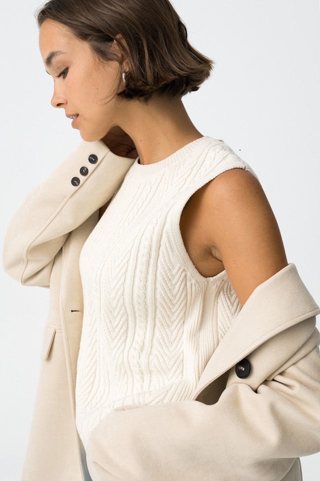 Chaleco de punto trenzado