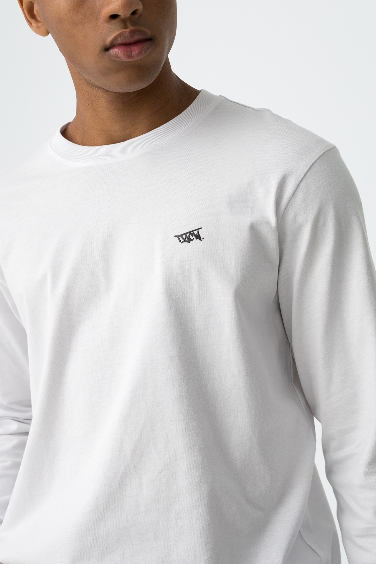 Camiseta Manga Larga Con Espalda Estampada