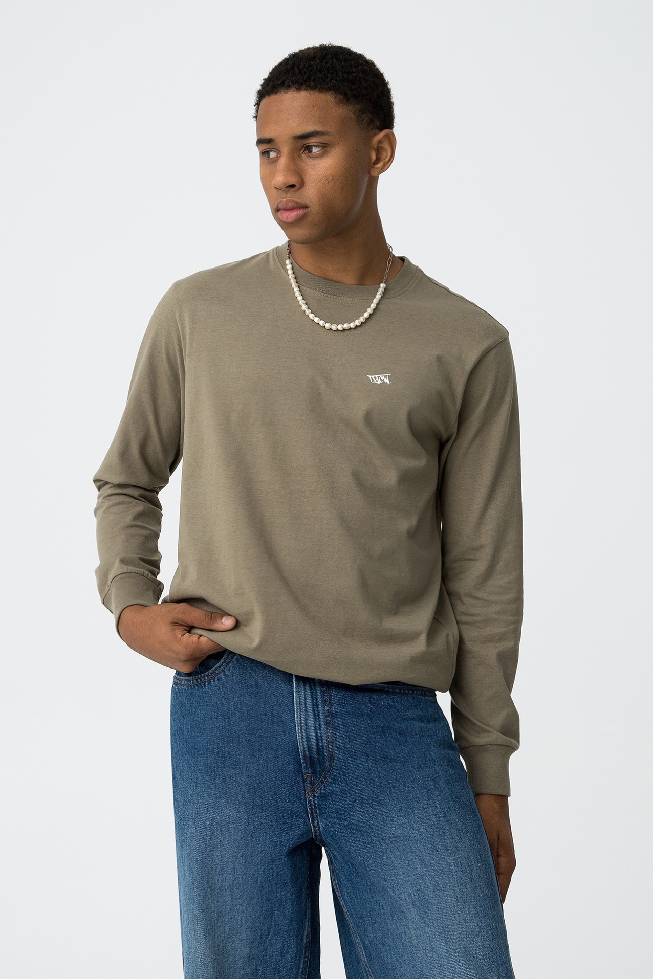 T-Shirt Manga Longa Costas Estampadas