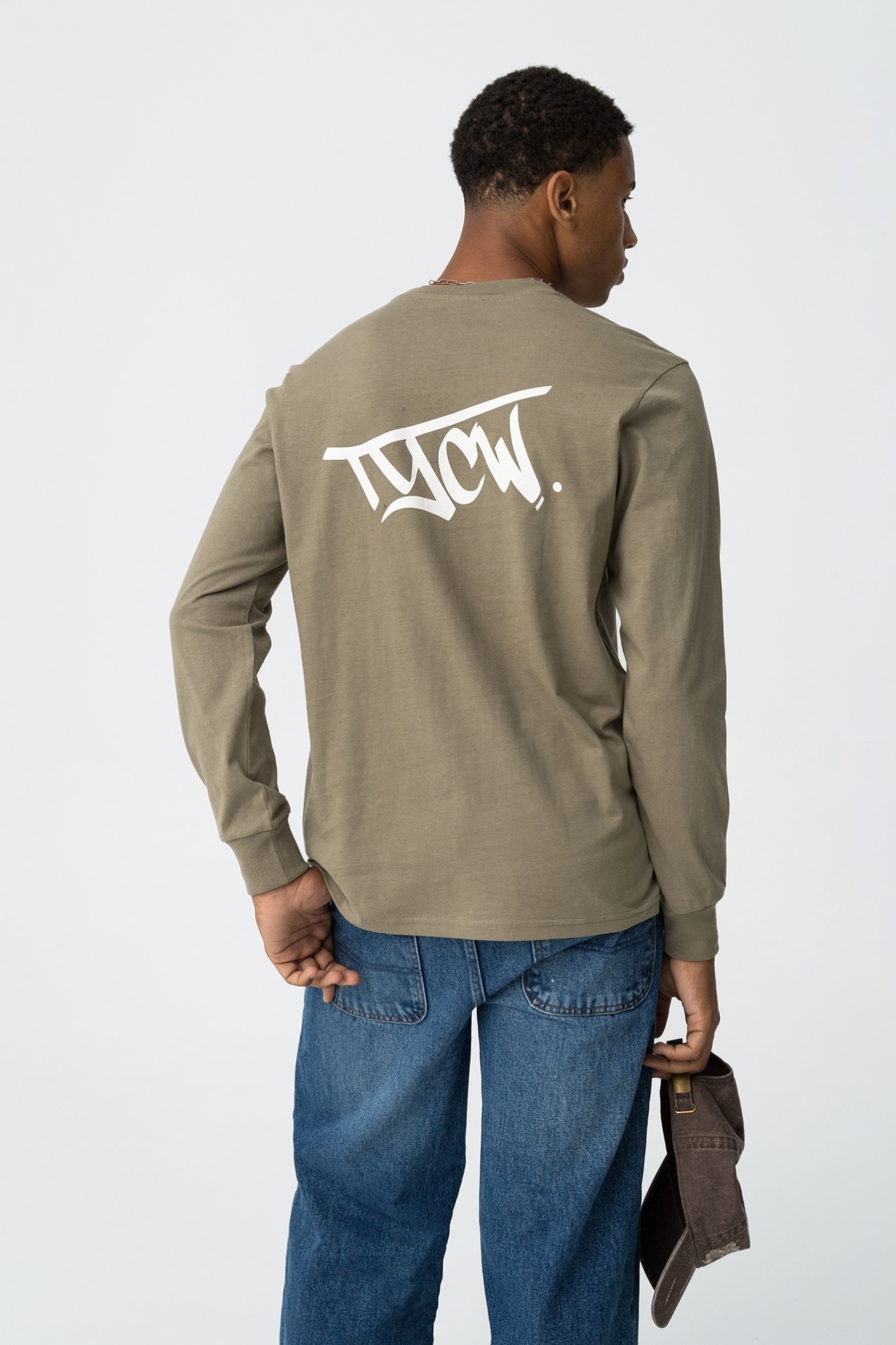 T-Shirt Manga Longa Costas Estampadas