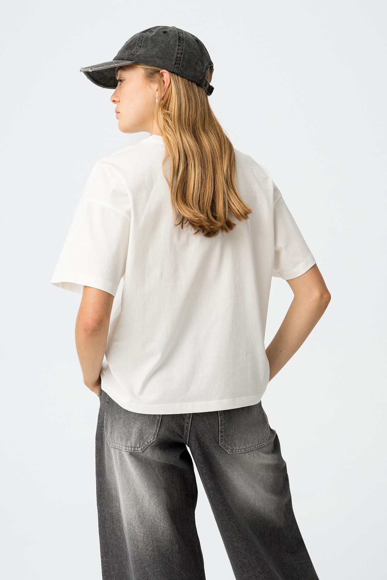 T-Shirt Estampada com Aplique