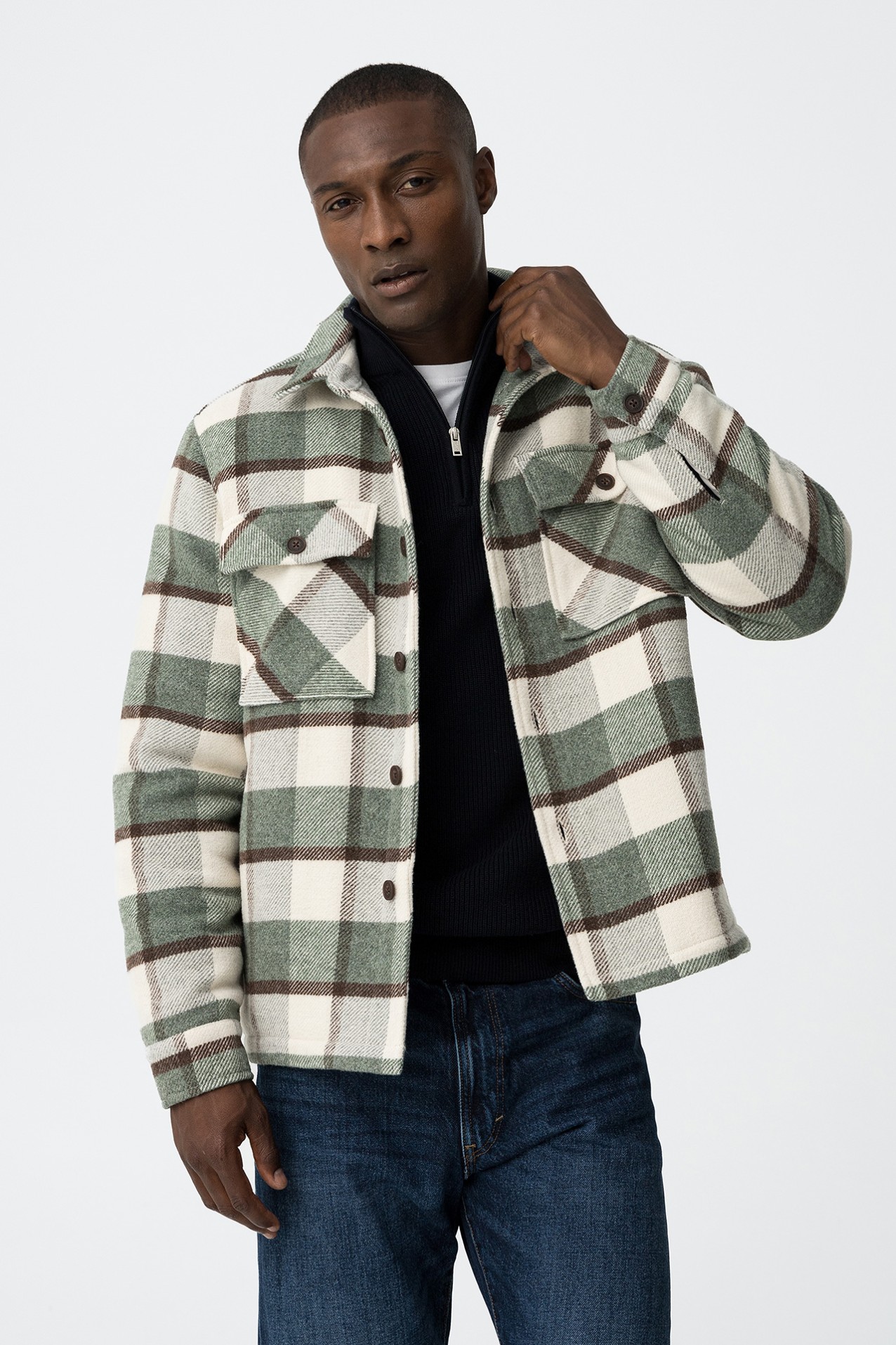 Abrigo de cuadros con lana