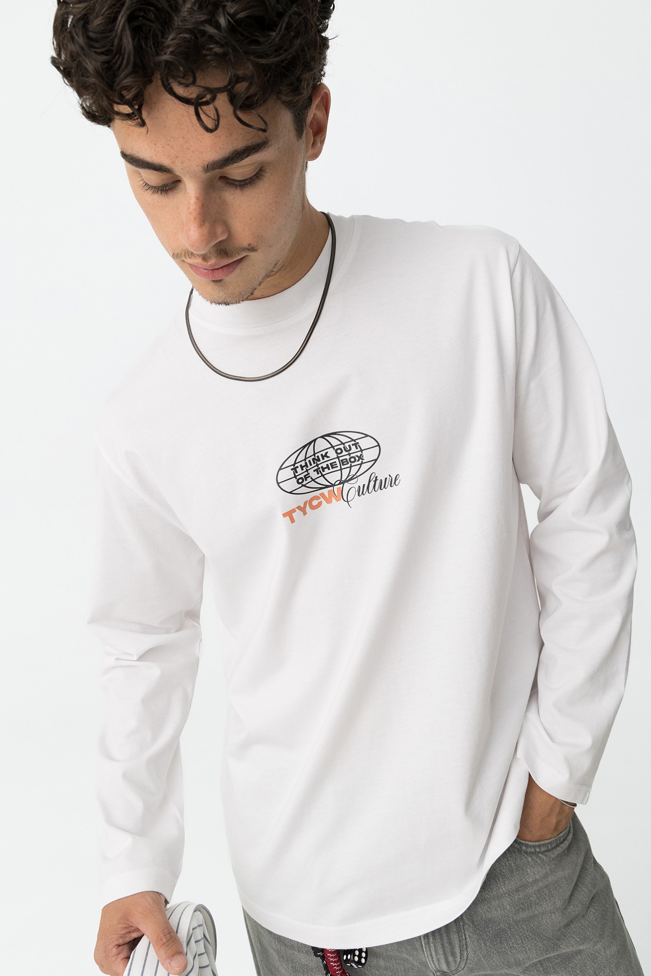 Camiseta grfica manga larga