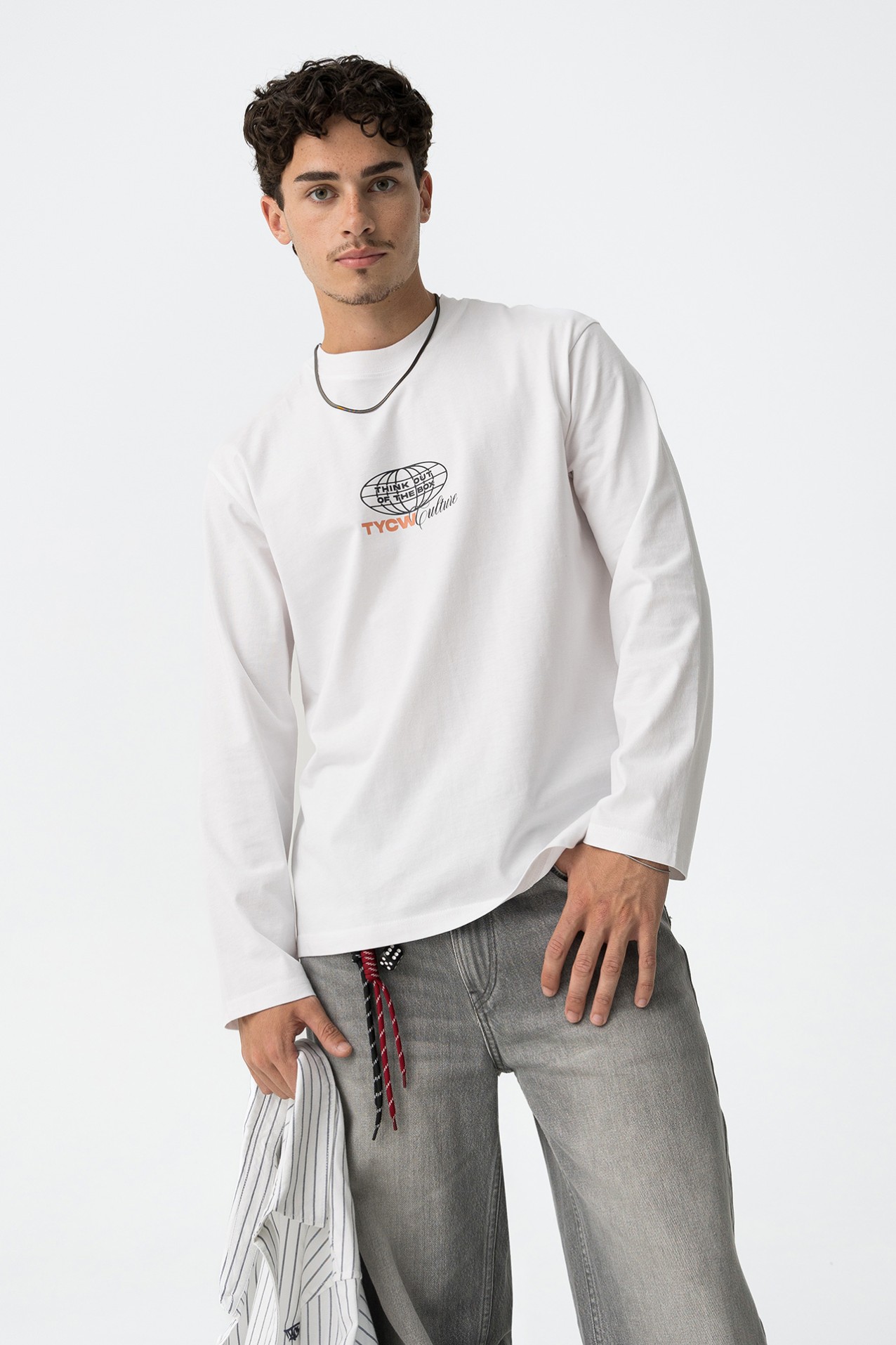 Camiseta grfica manga larga