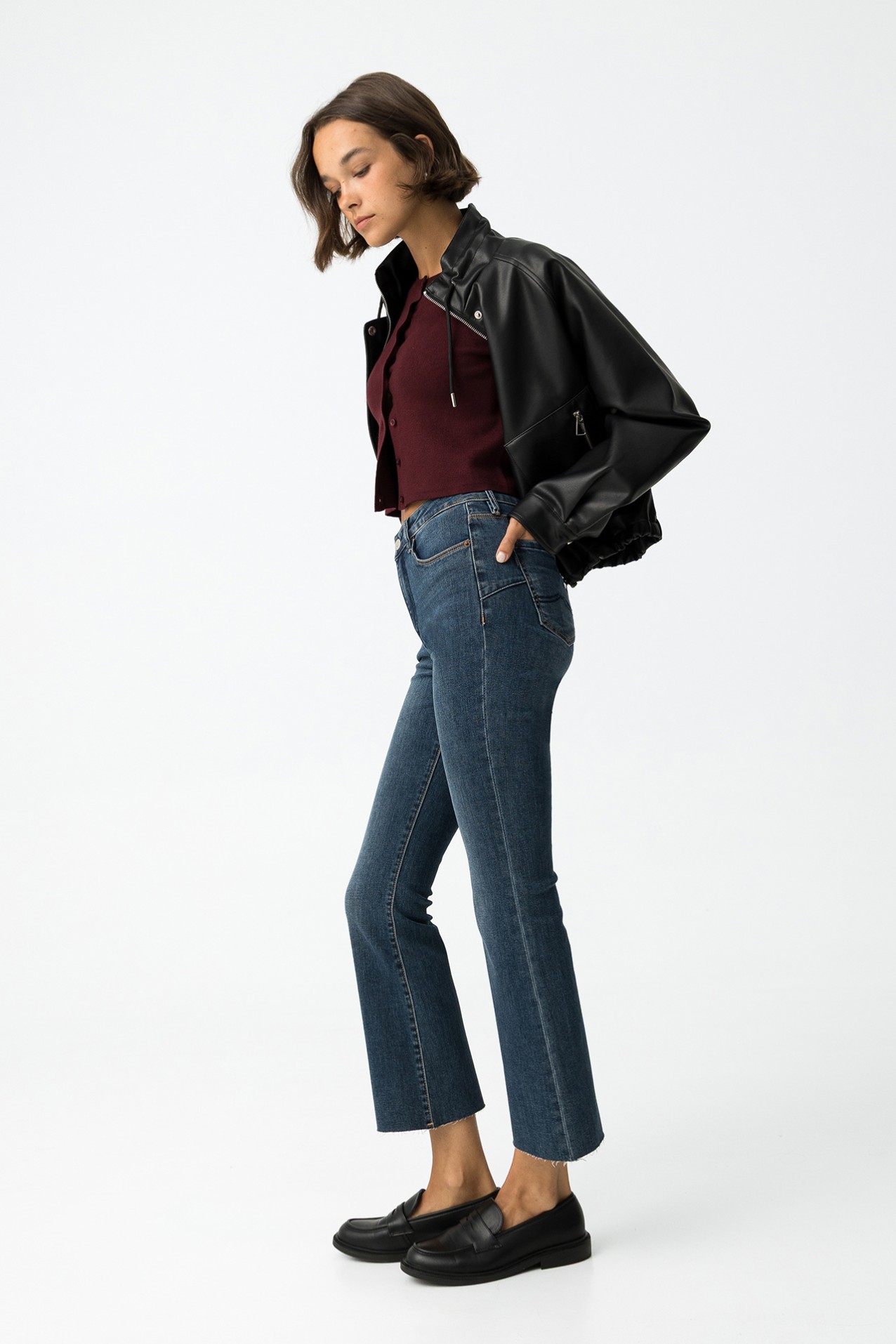Push-Up Cropped Flare Jeans