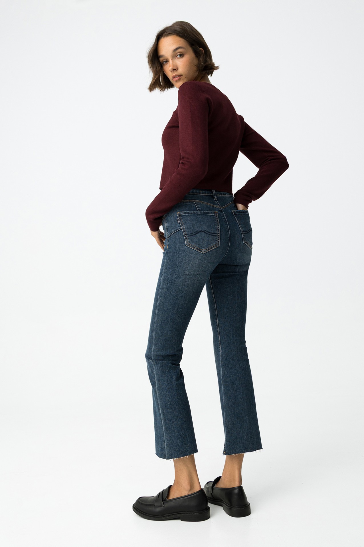 Push-Up Cropped Flare Jeans