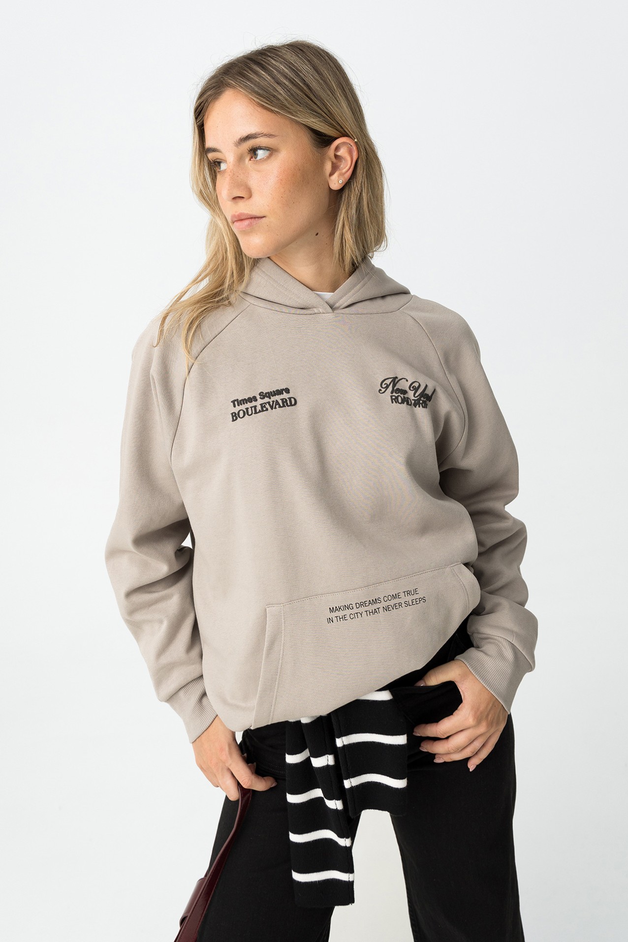 Hoodie Oversized Estampado com Relevo