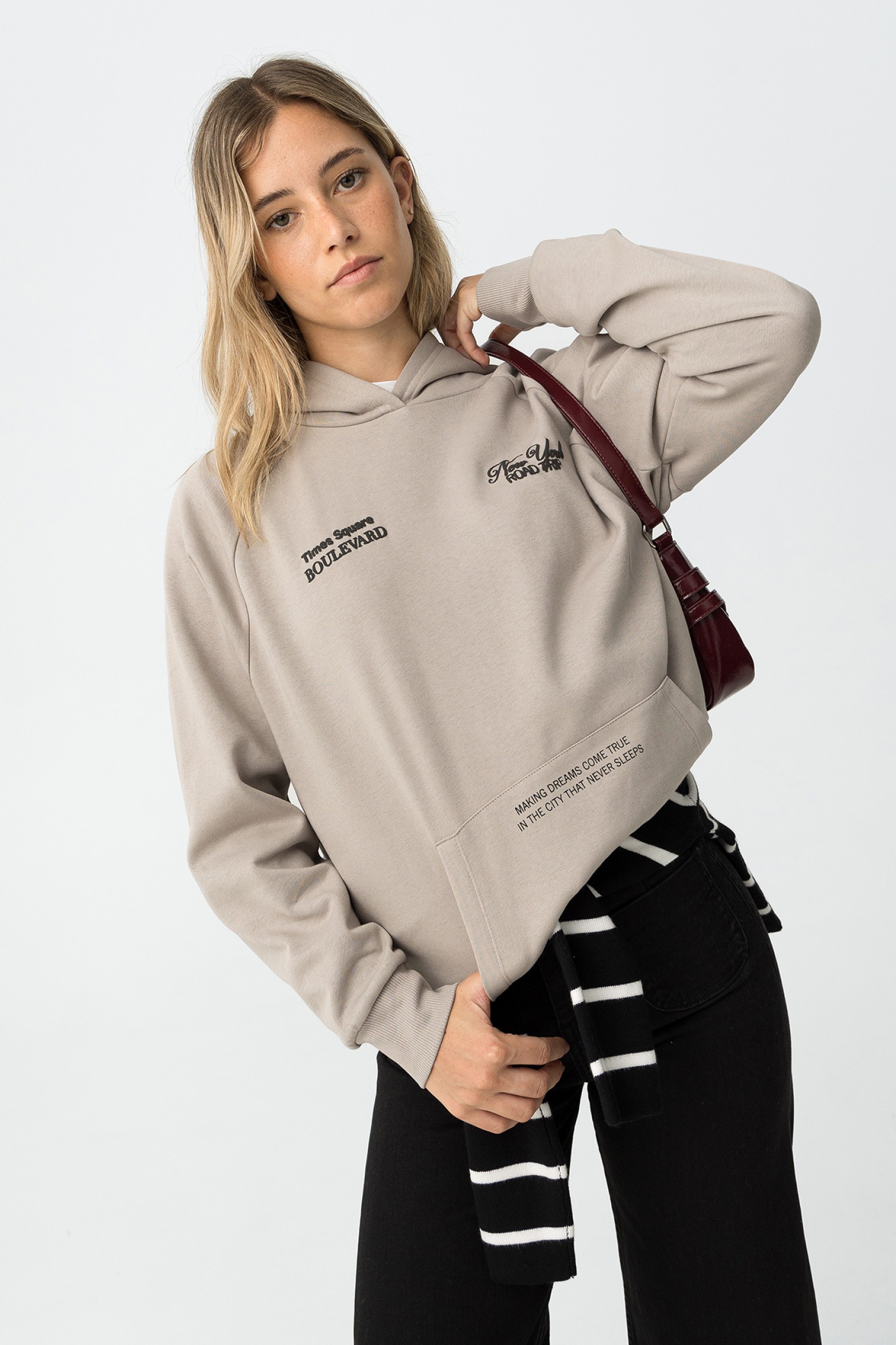 Hoodie Oversized Estampado com Relevo