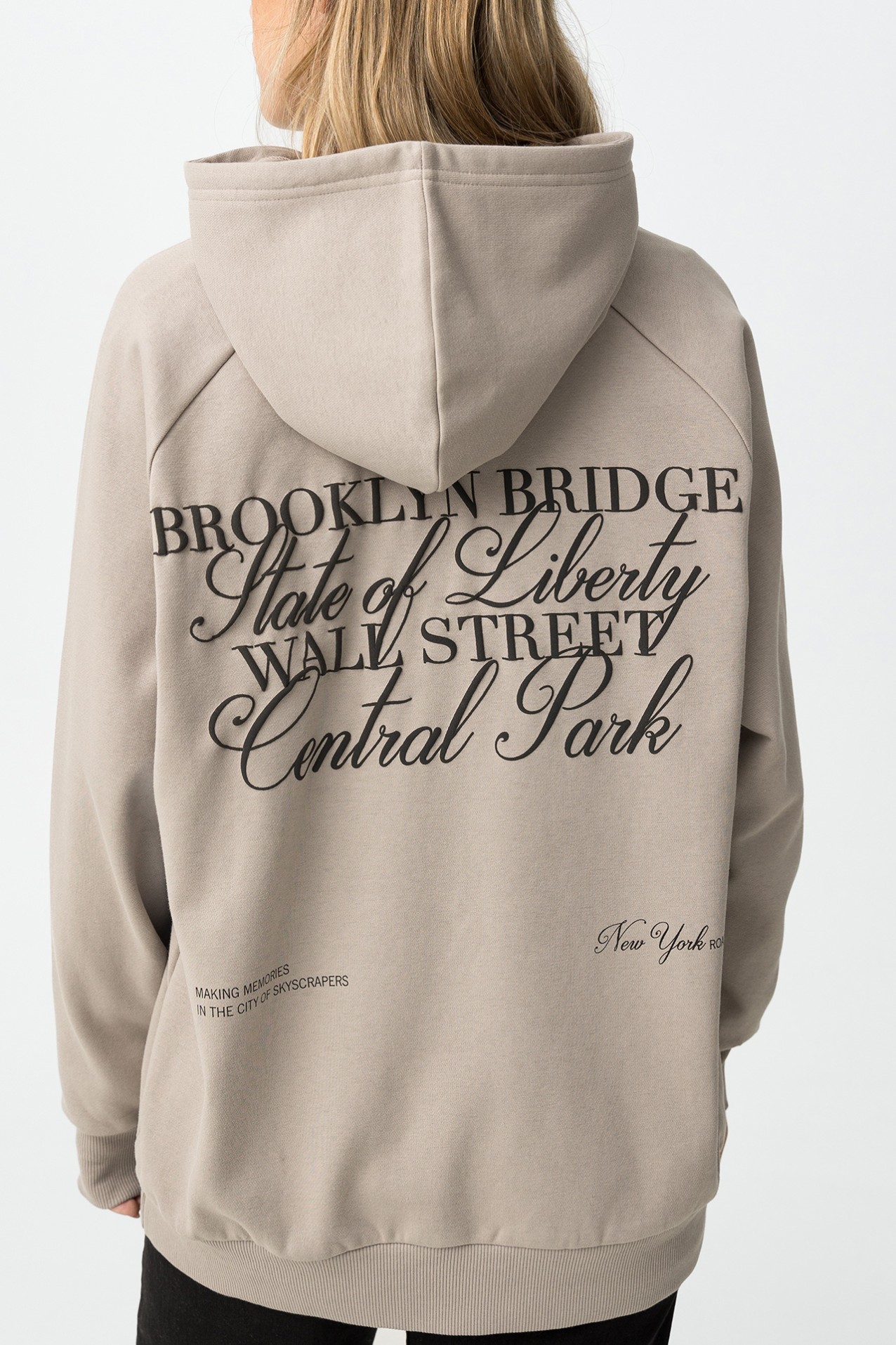 Hoodie Oversized Estampado com Relevo