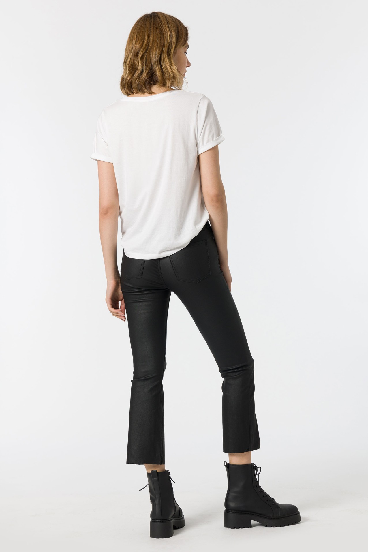 Pantaln Megan Cropped Flare Coated Tiro Alto