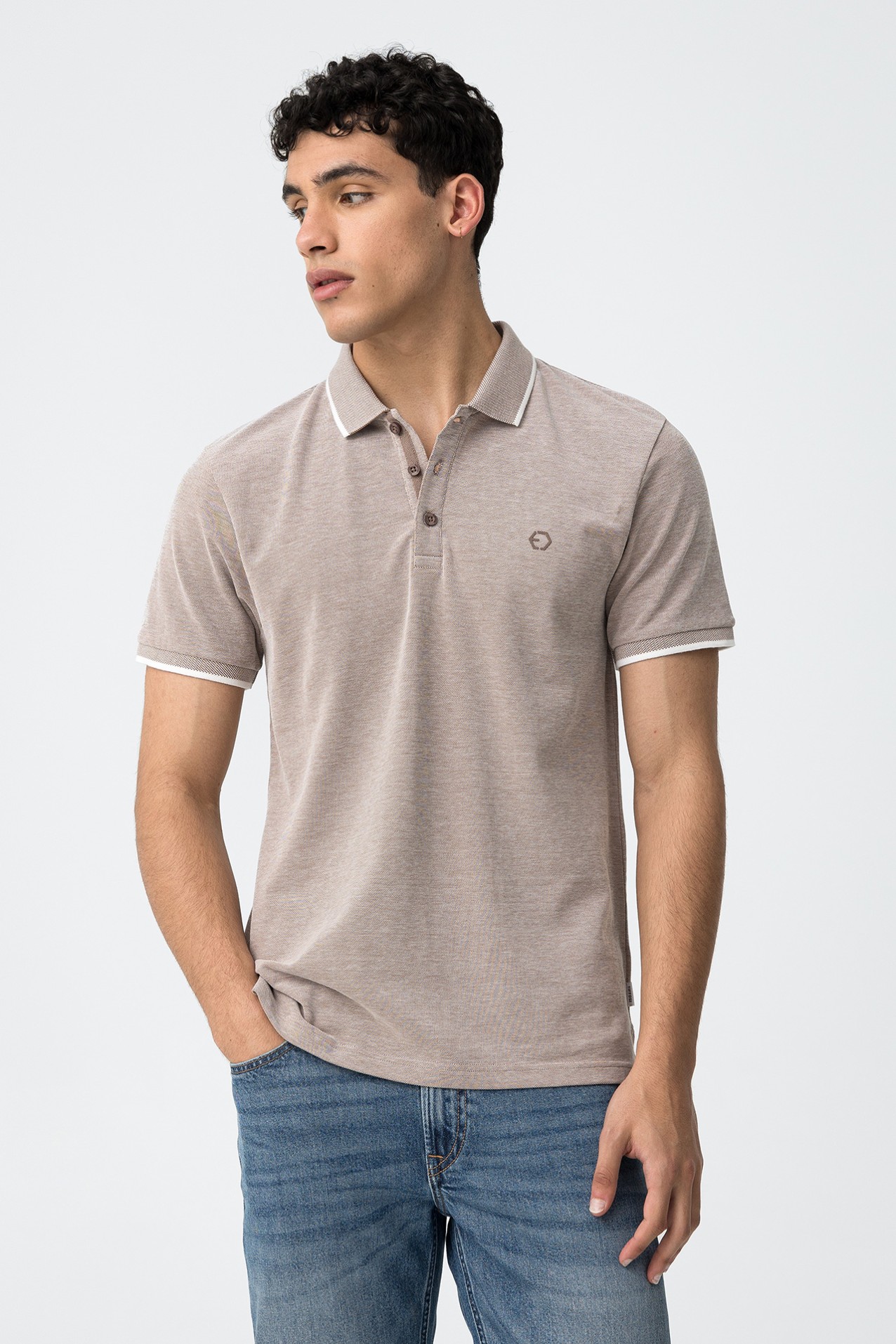 Polo Piqu Detalhe Estampado com Relevo