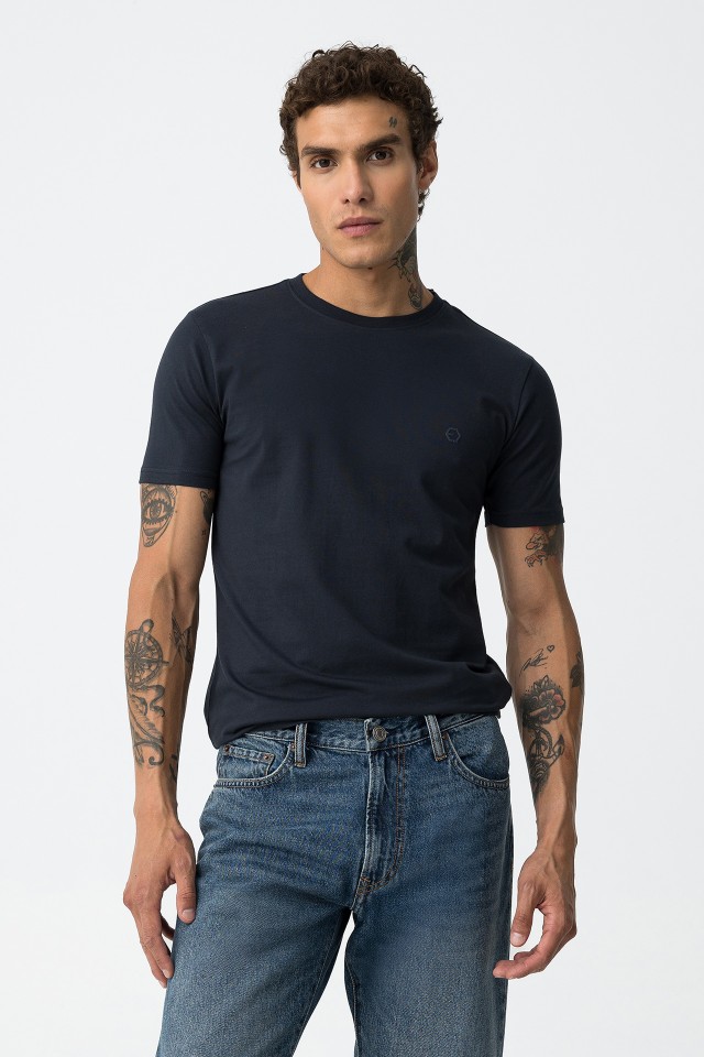 T-shirt Slim com Relevo