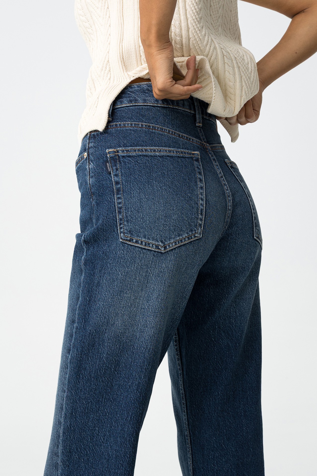 Amy Straight Fit Jeans