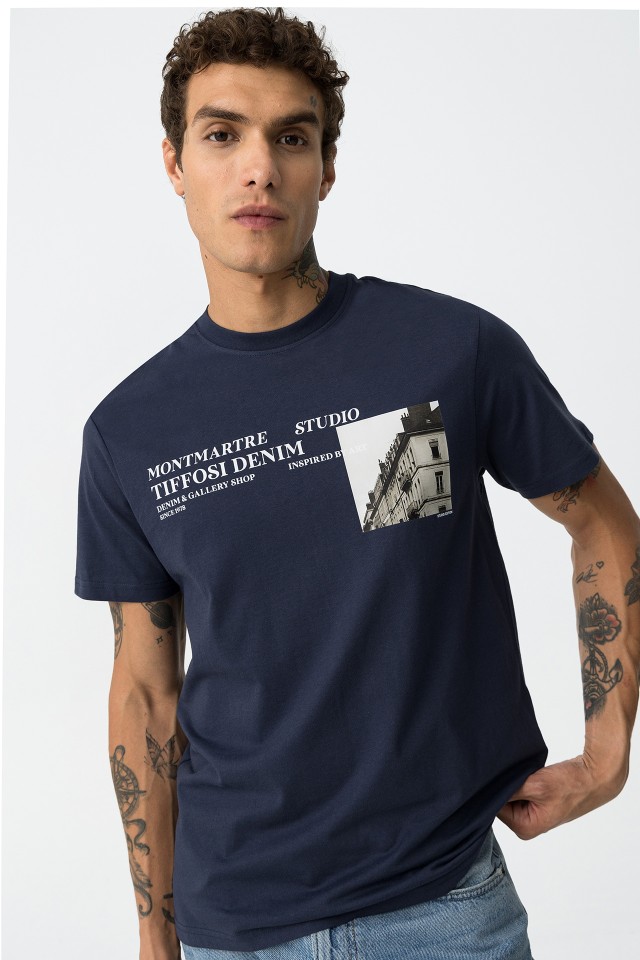 T-Shirt Com Fotografia Estampada