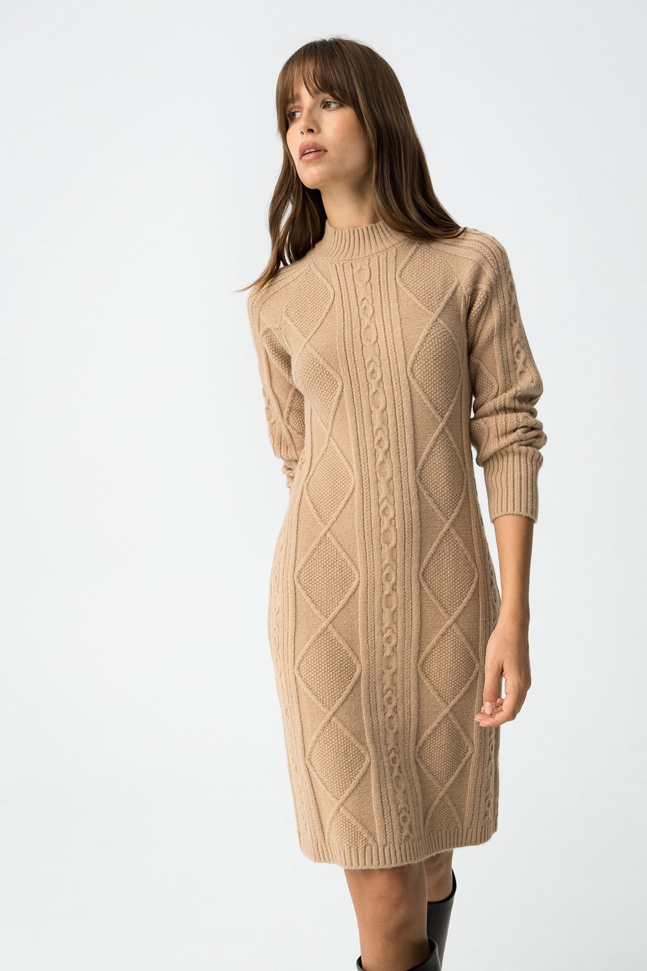 Slim cable knit dress