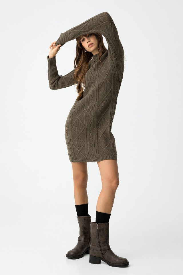Slim cable knit dress