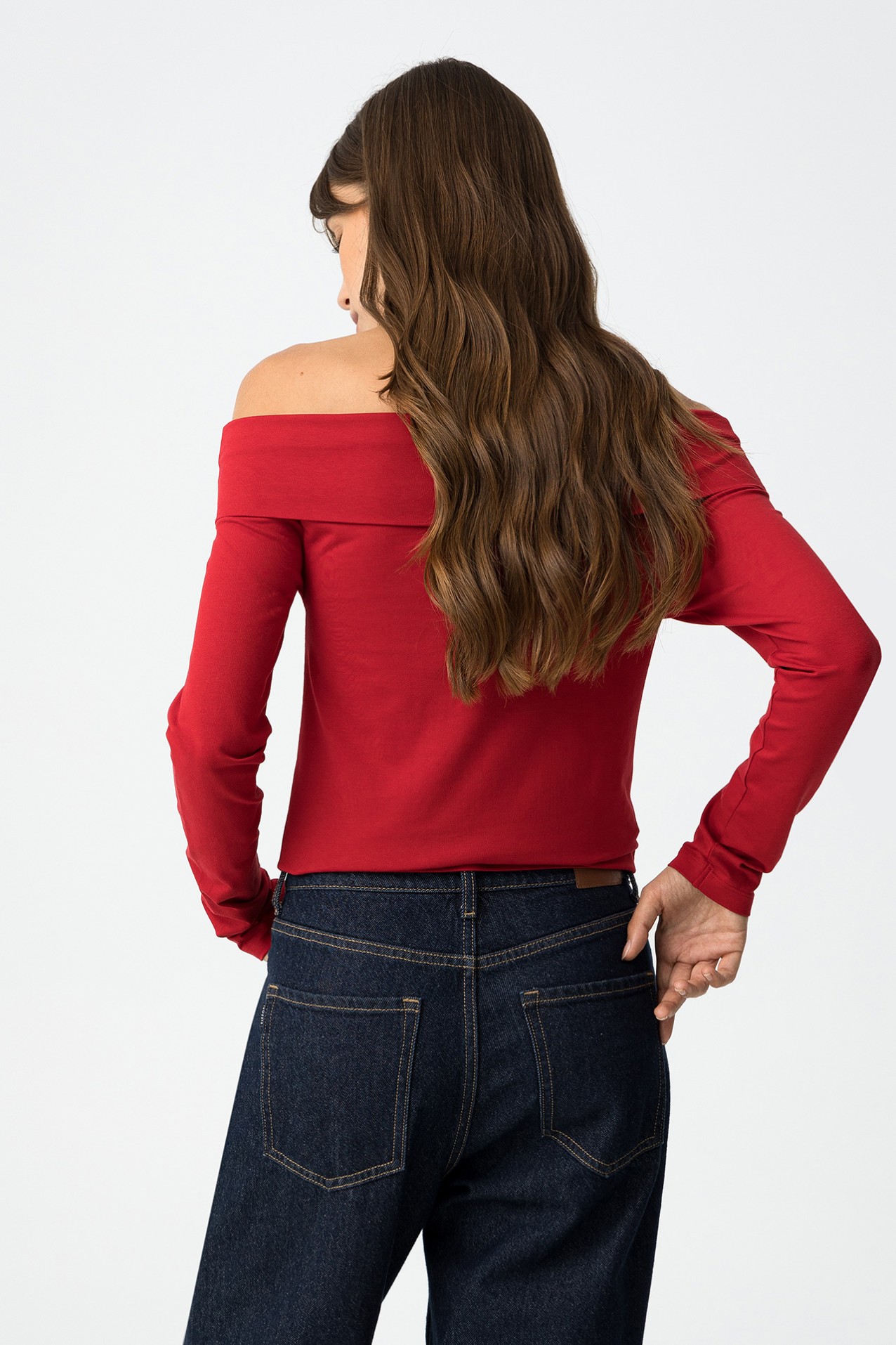 T-Shirt Super Slim com Ombros Descobertos