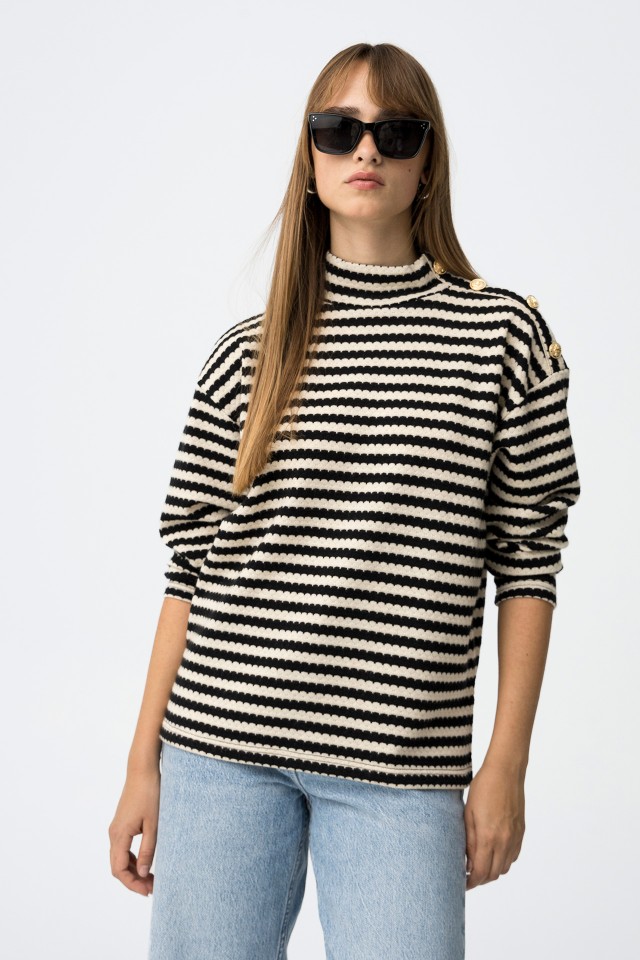 Camisola de Malha s Riscas com Botes Decorativos