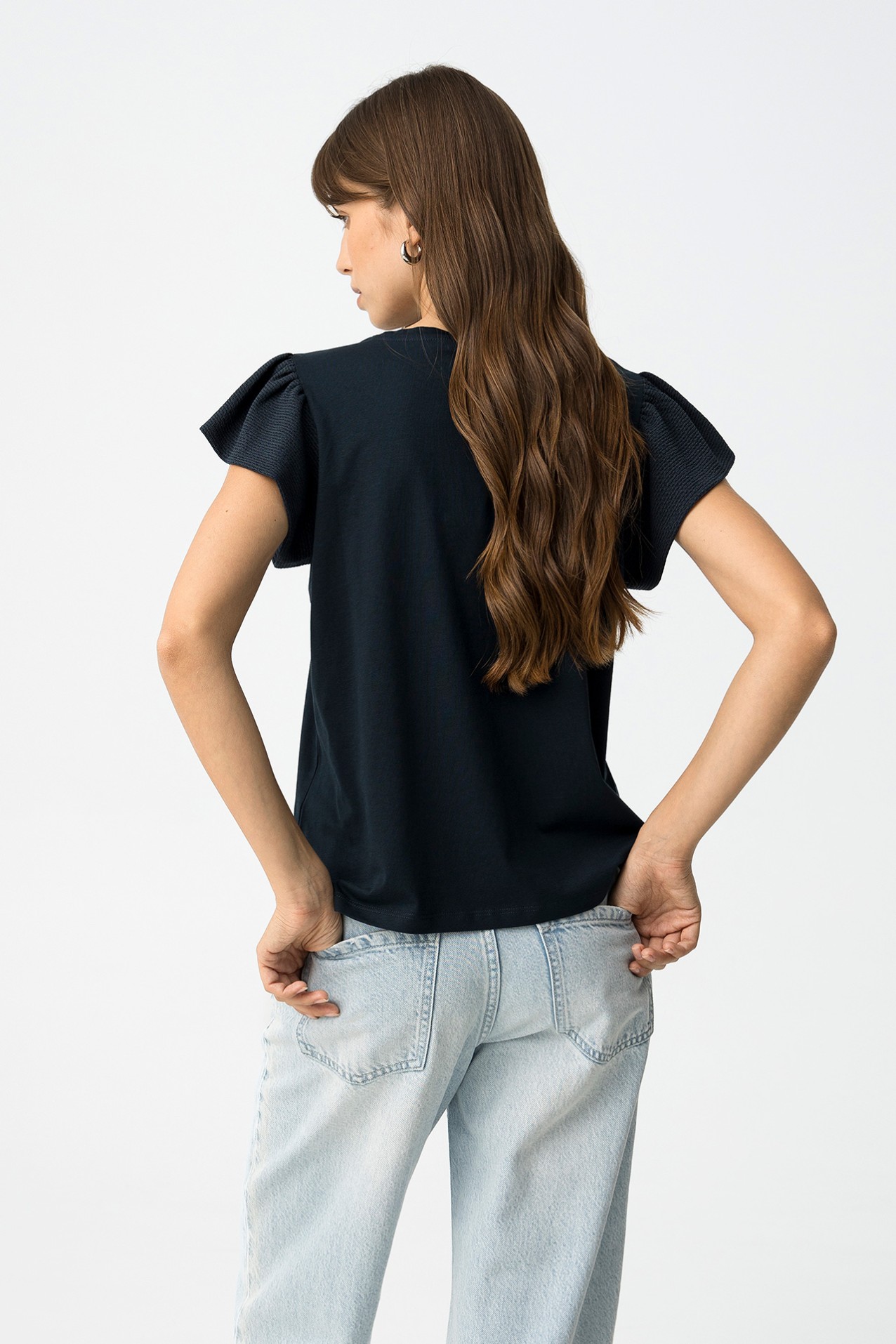 T-shirt com Folhos Texturizados