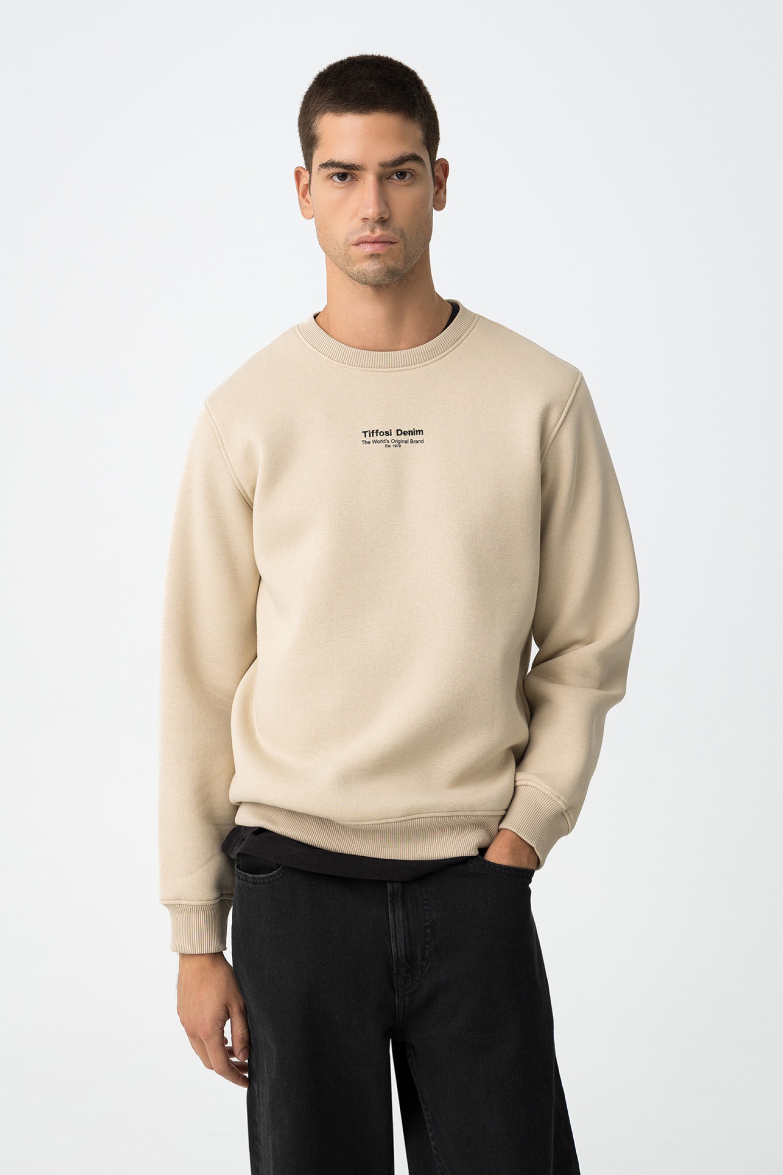Sweatshirt com Bordado