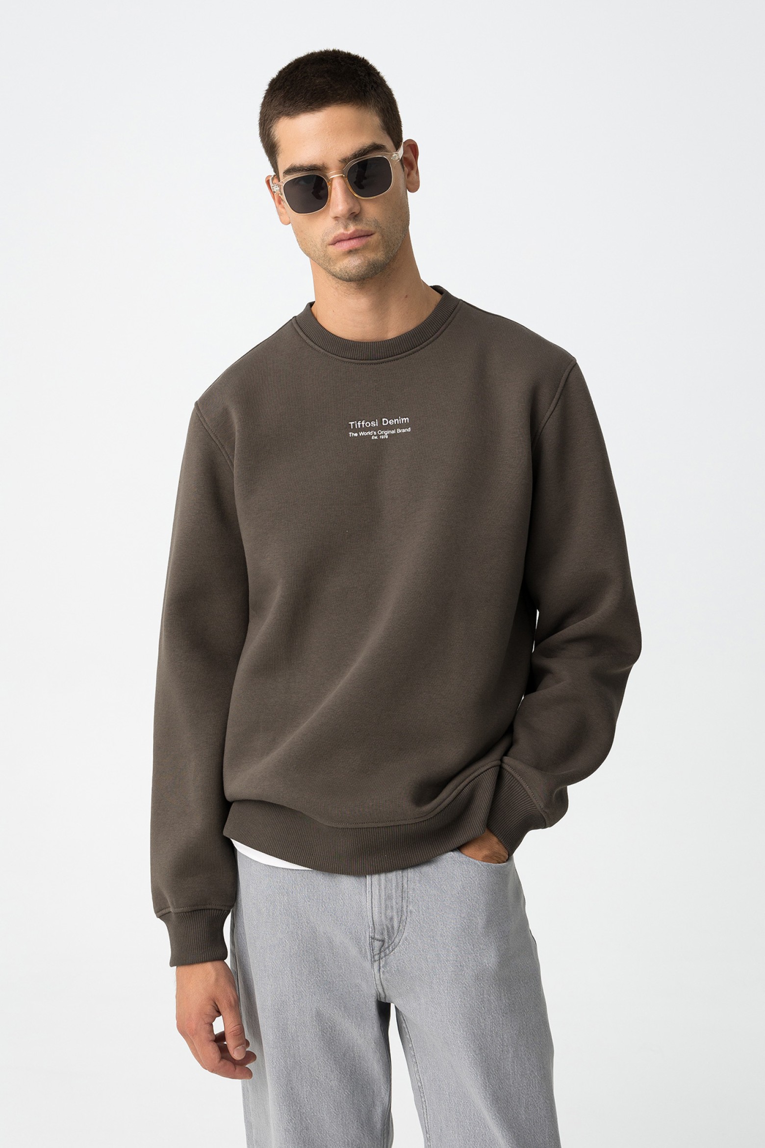 Sweatshirt com Bordado