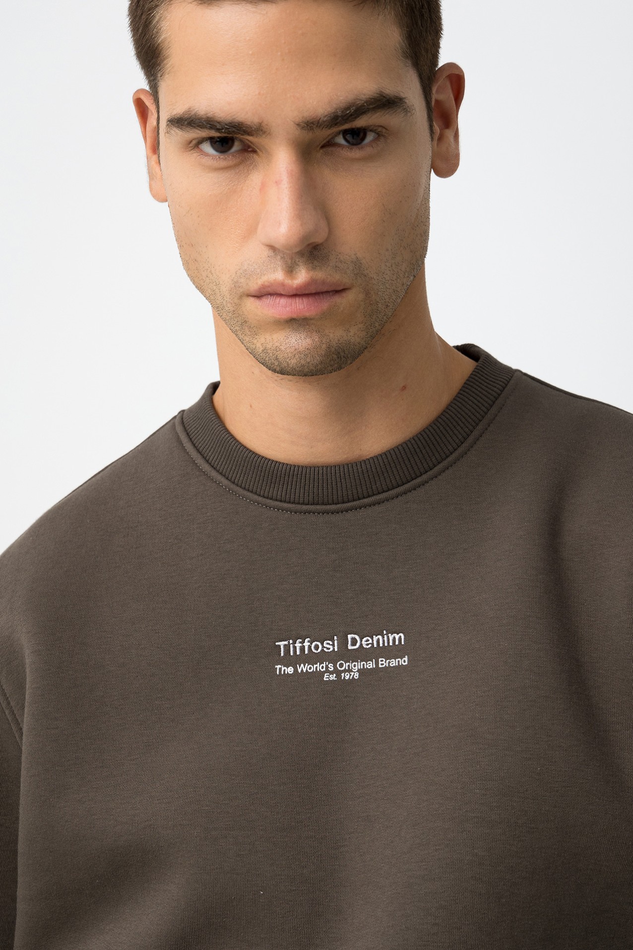 Sweatshirt com Bordado