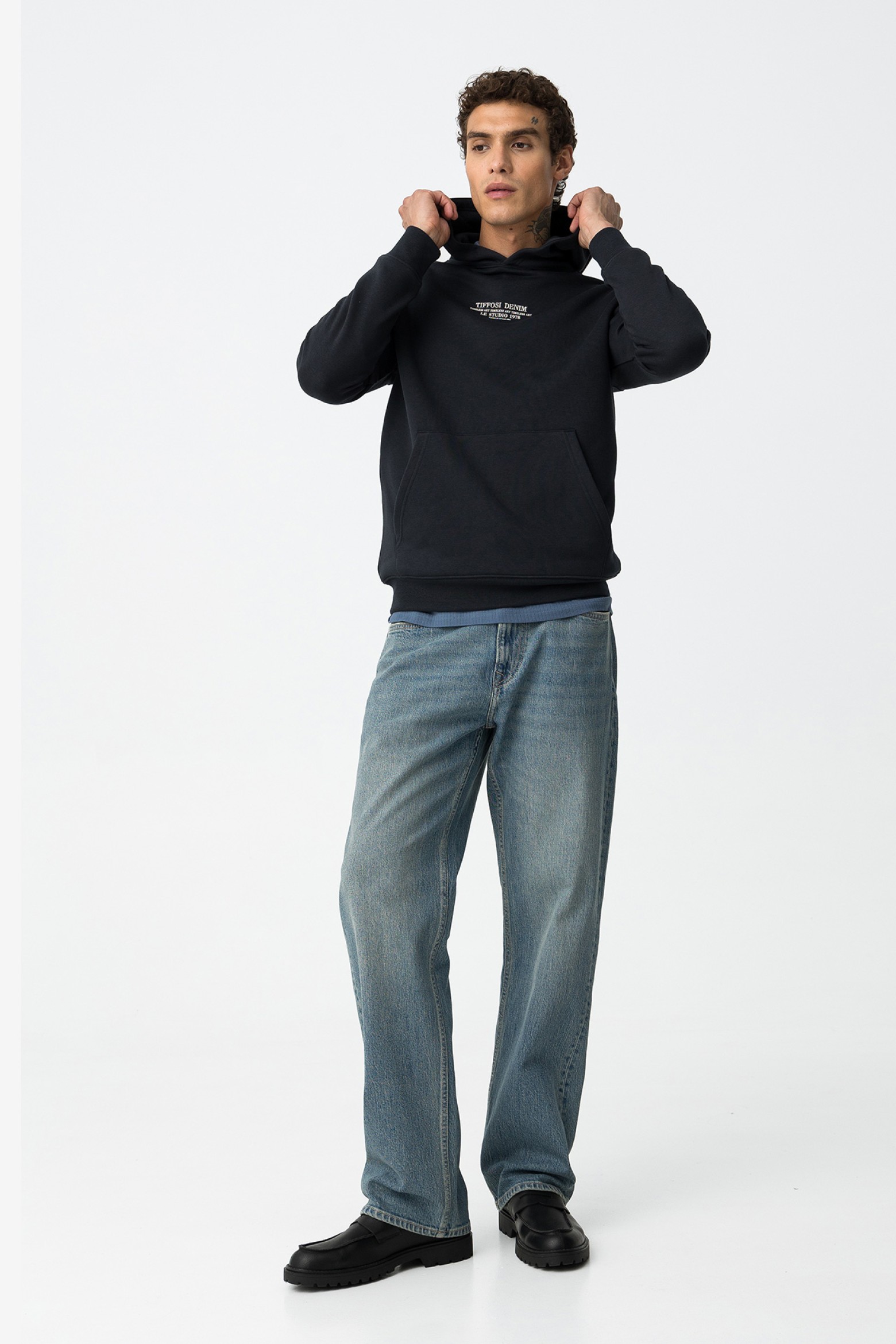 Thomas Loose Fit Jeans