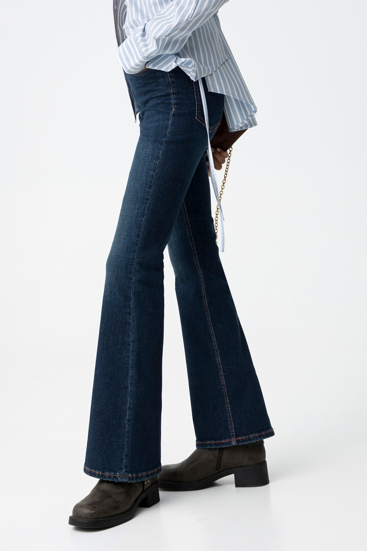 Zoe Flare Fit Jeans