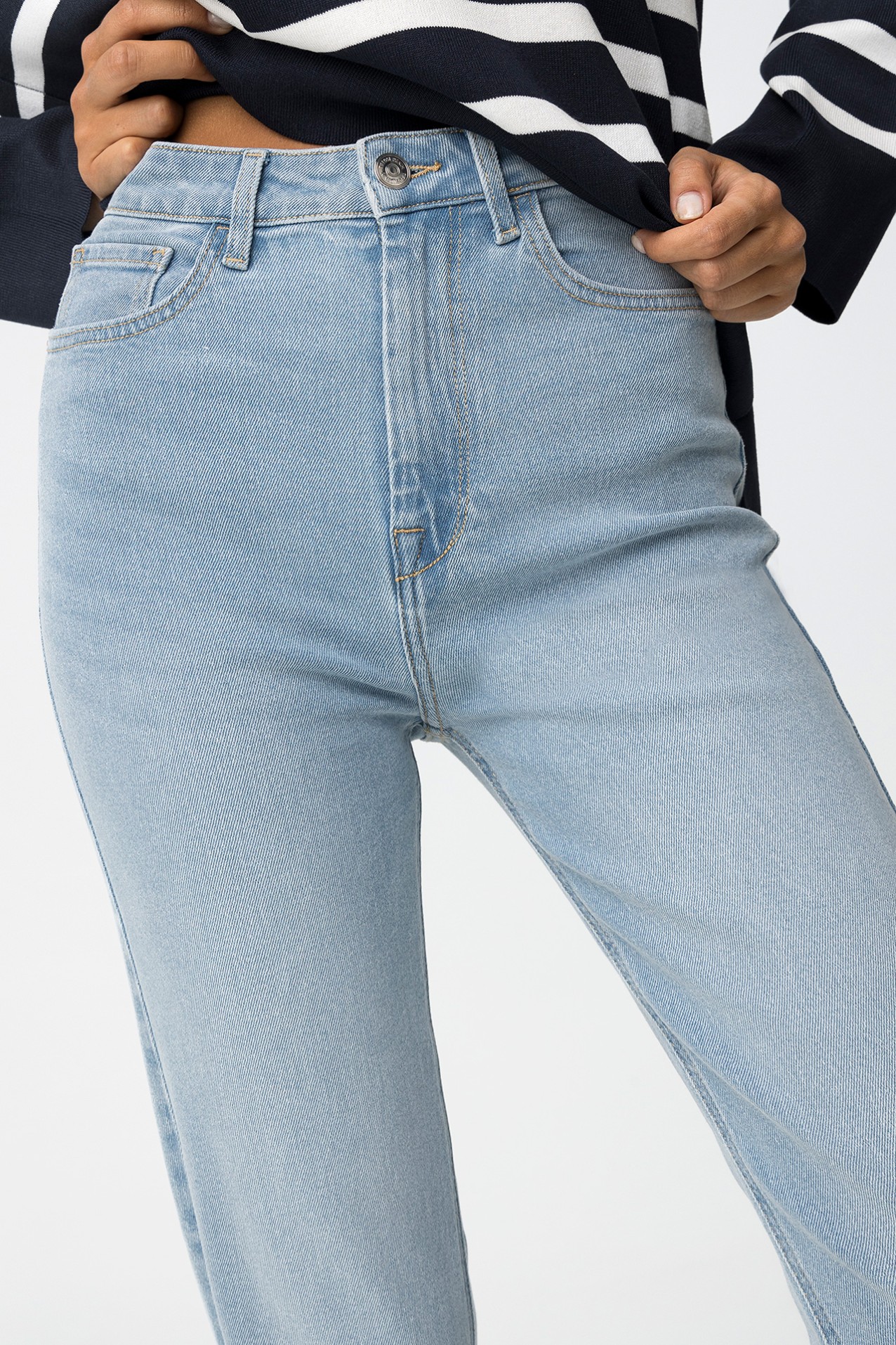 Mom Slim Fit Jeans