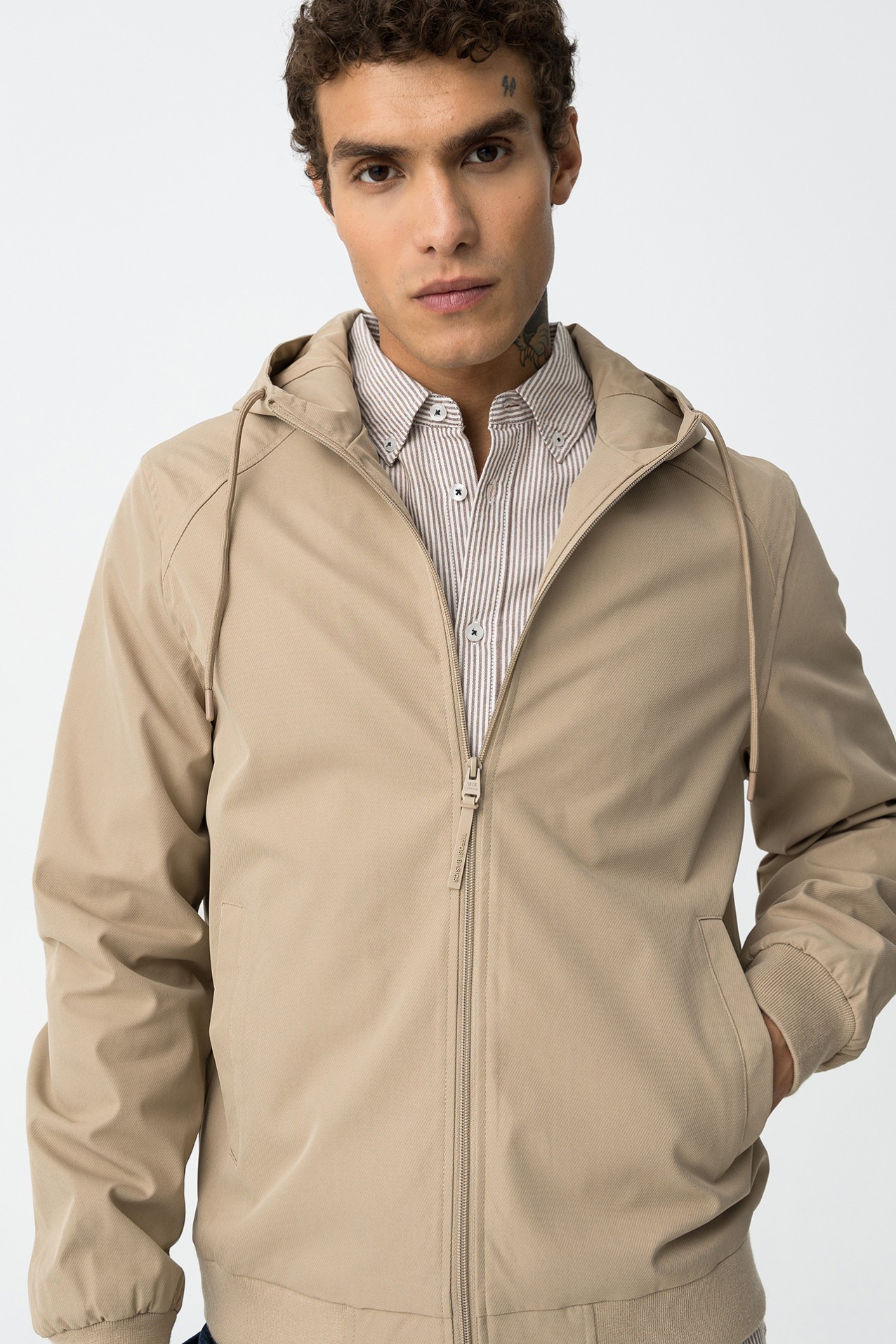 Casaco Regular com Capuz