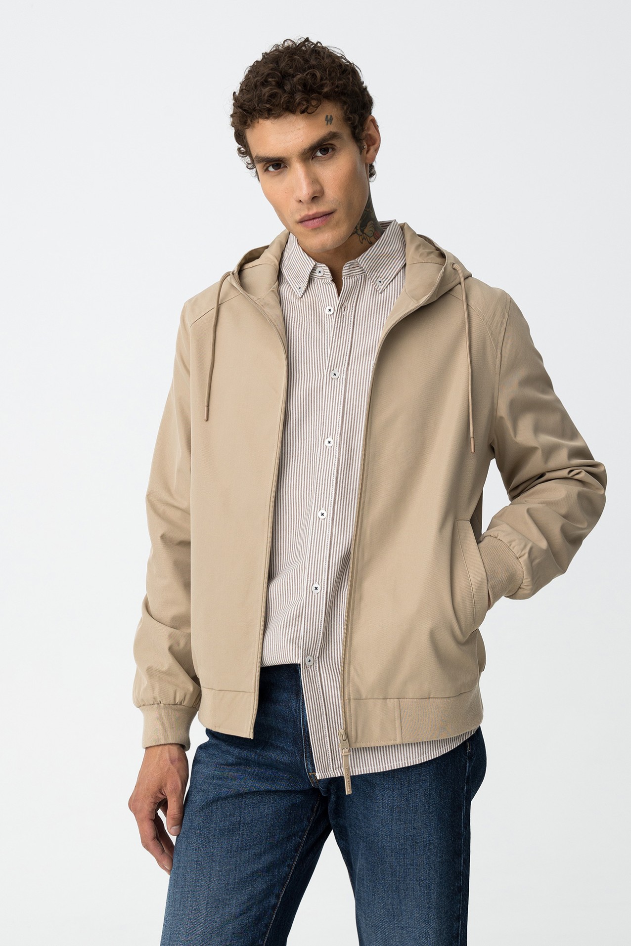 Casaco Regular com Capuz