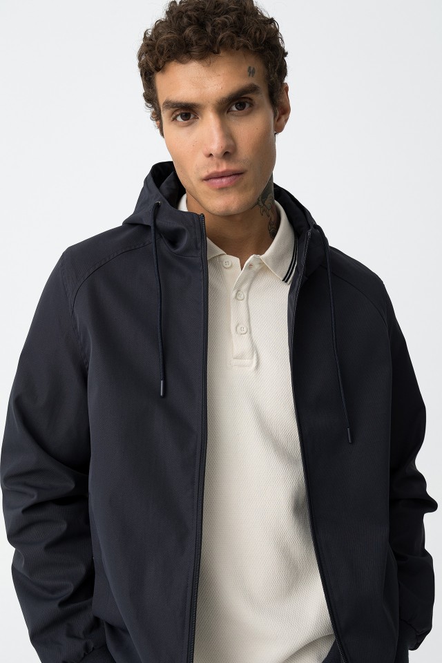 Casaco Regular com Capuz