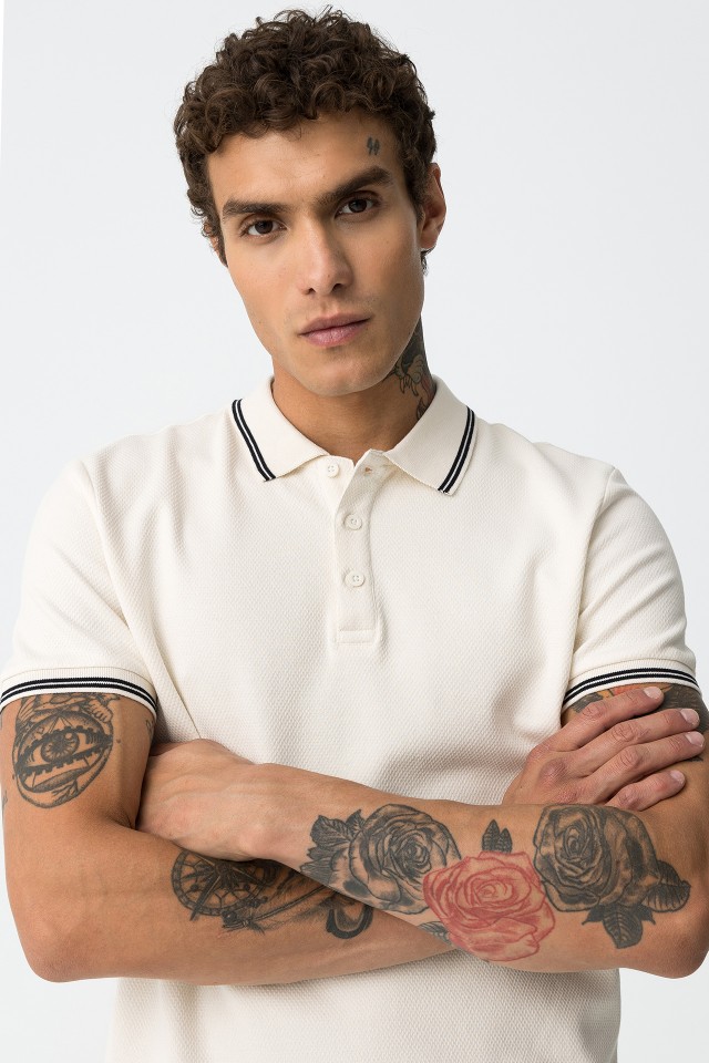 Polo com Contraste de Cor