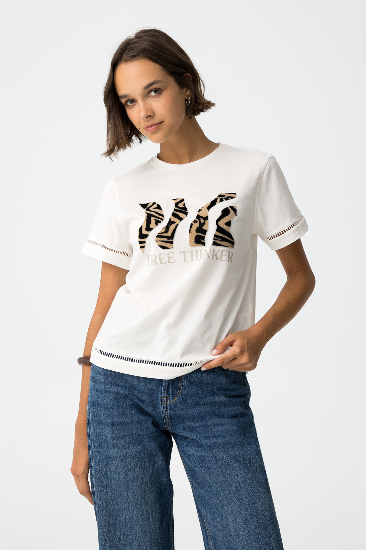 Camiseta con Relieve Aterciopelado