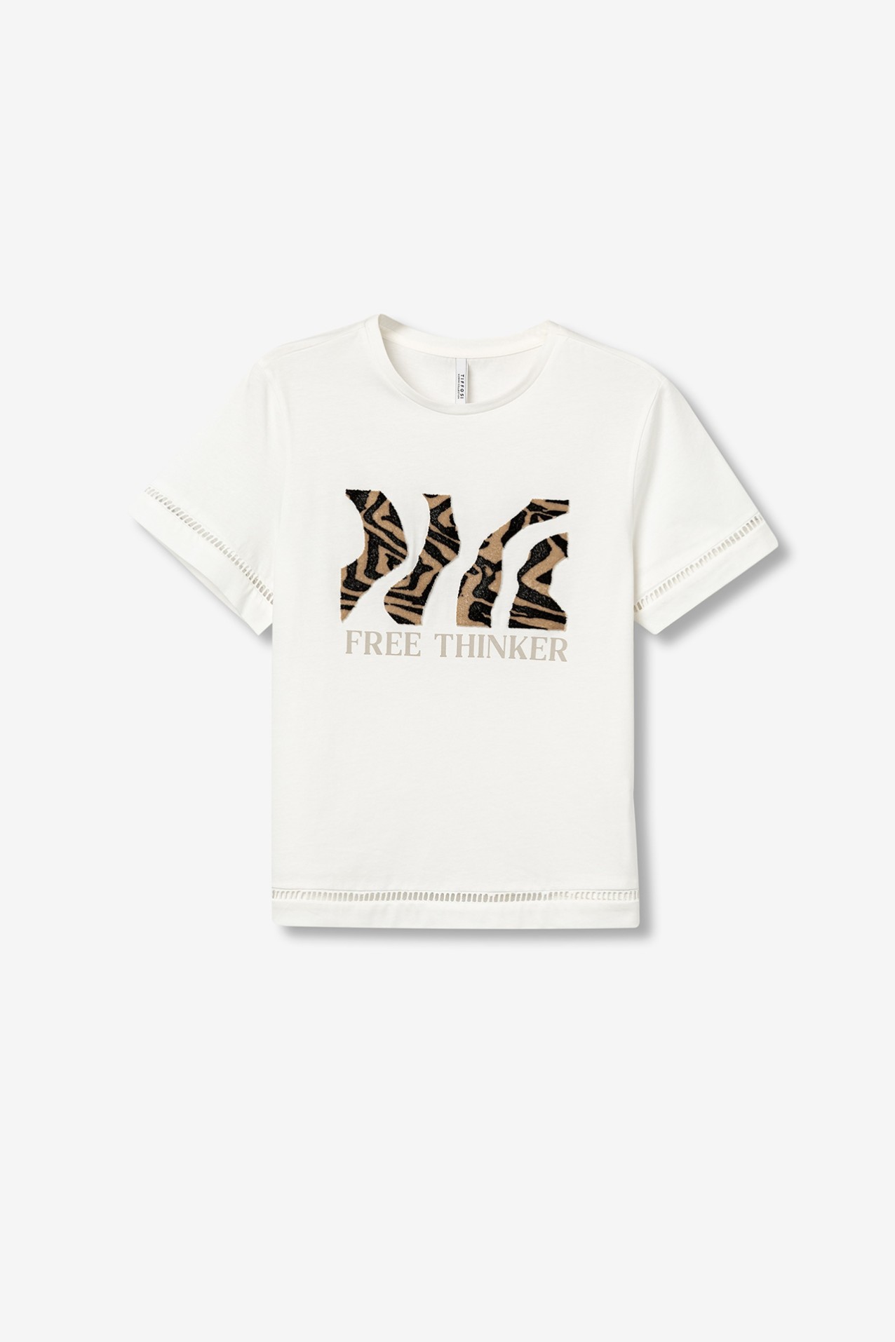 Camiseta con Relieve Aterciopelado