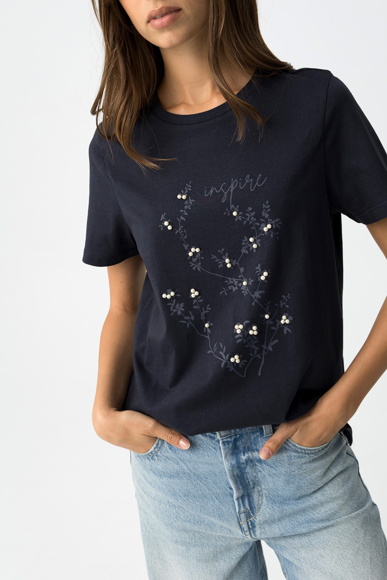 Camiseta con aplicaciones