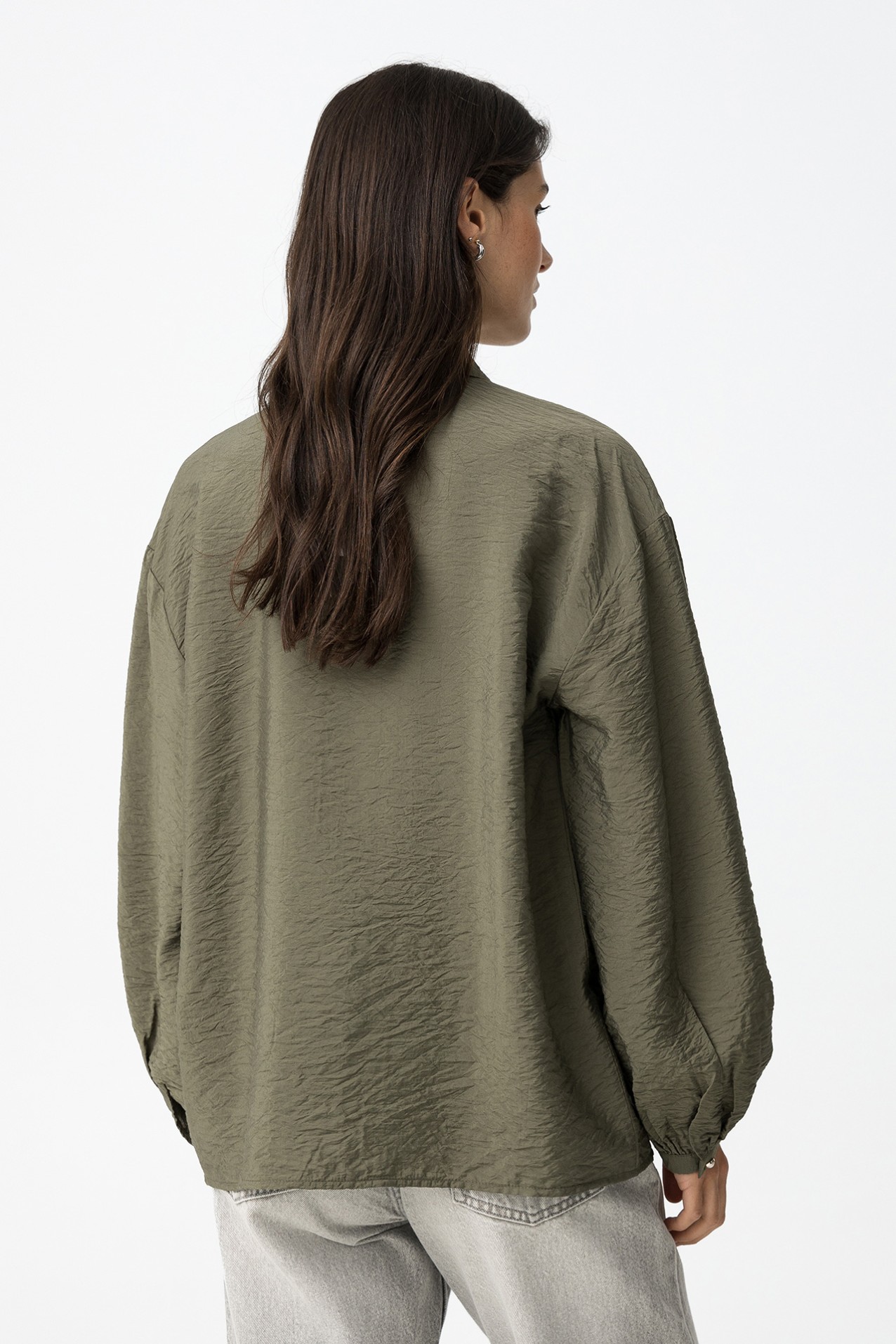 Camisa com Aplicaes Efeito Prola