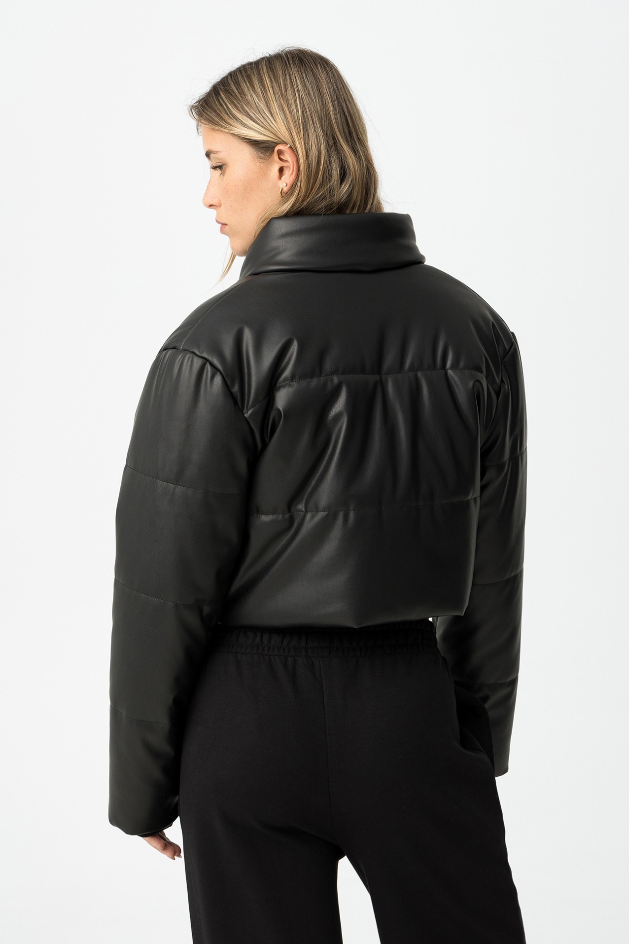 Chaqueta Cropped Acolchada Efecto Piel