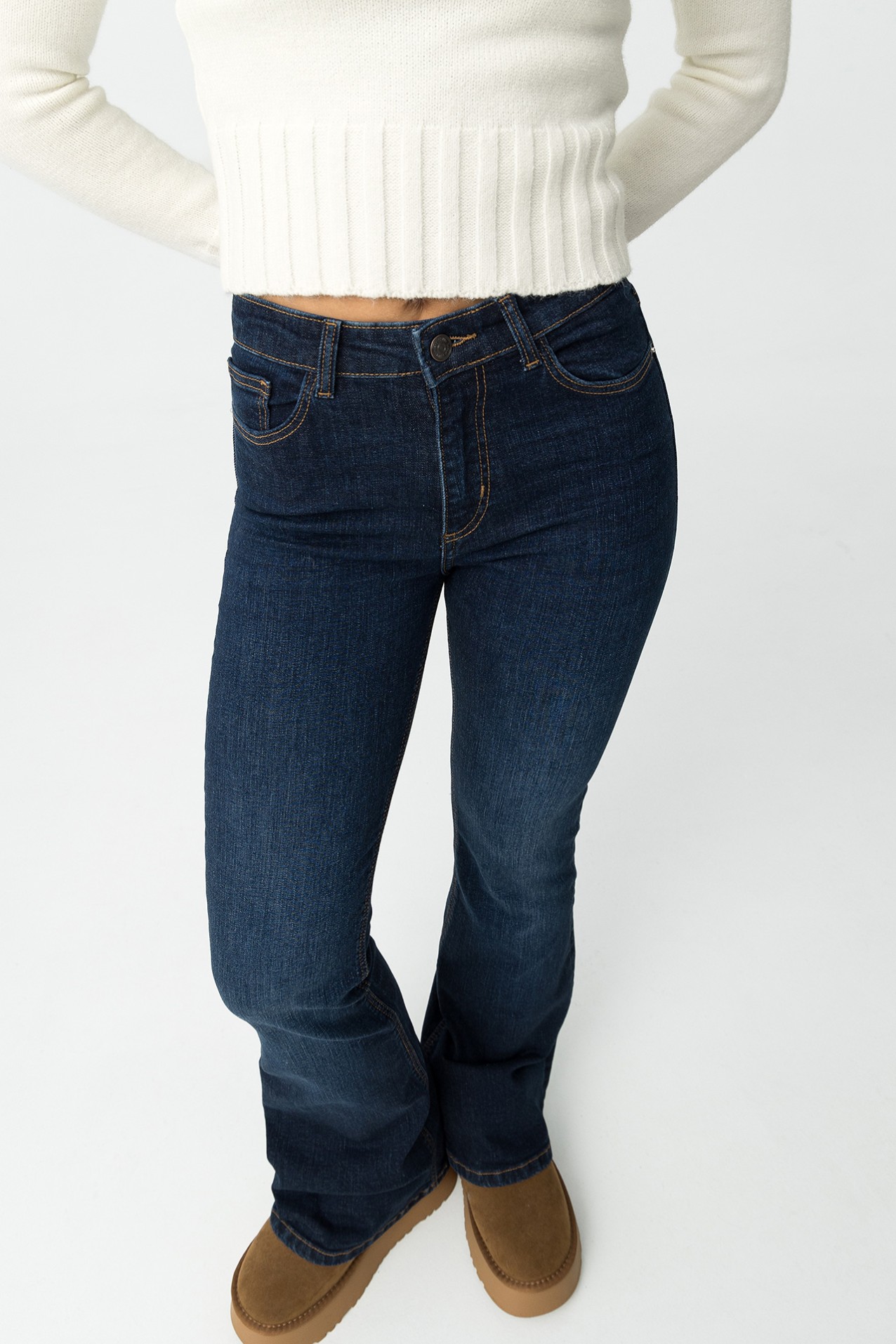 Bella Flare Fit Jeans