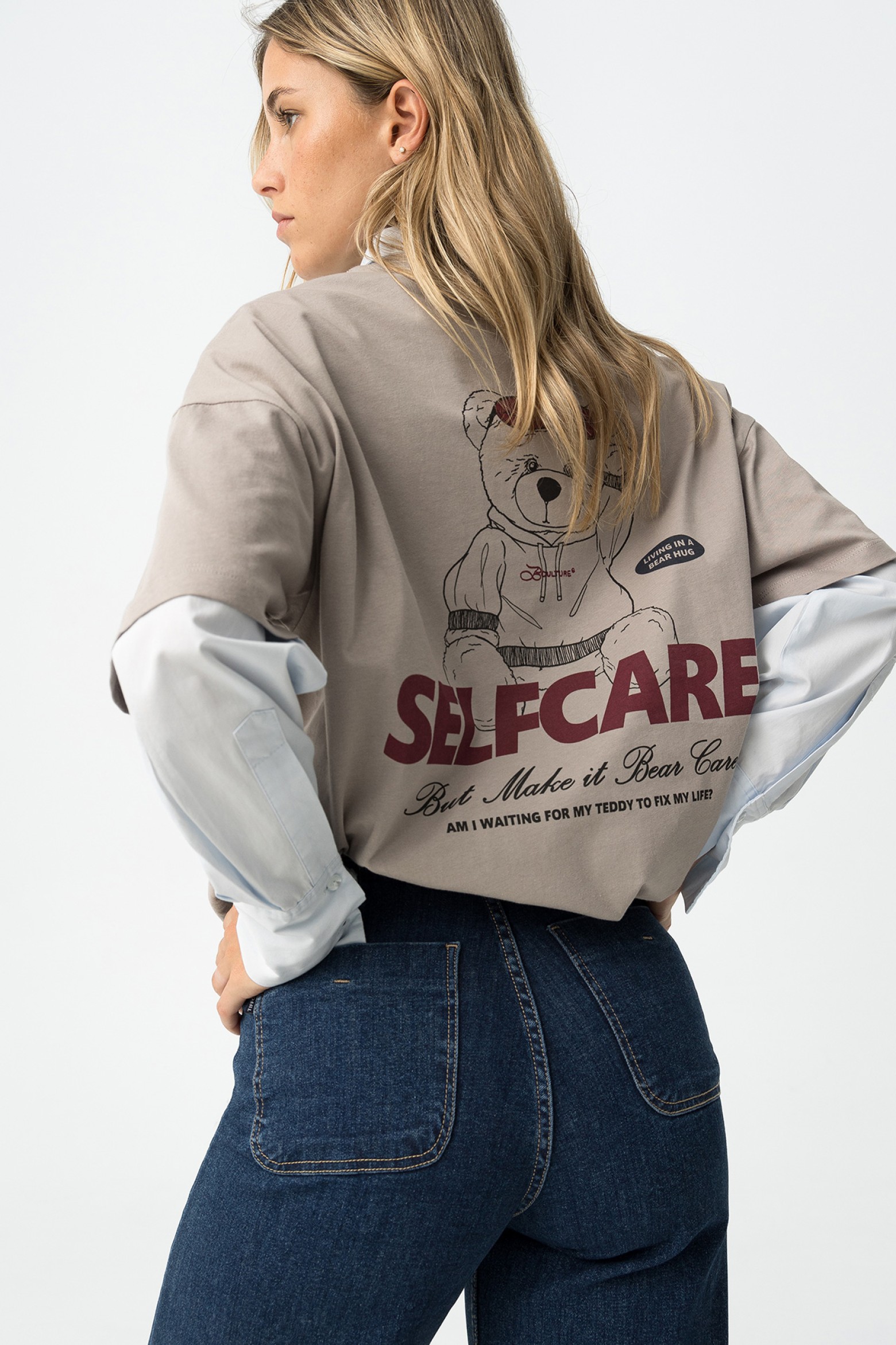 Camiseta Oversized Con Espalda Estampada