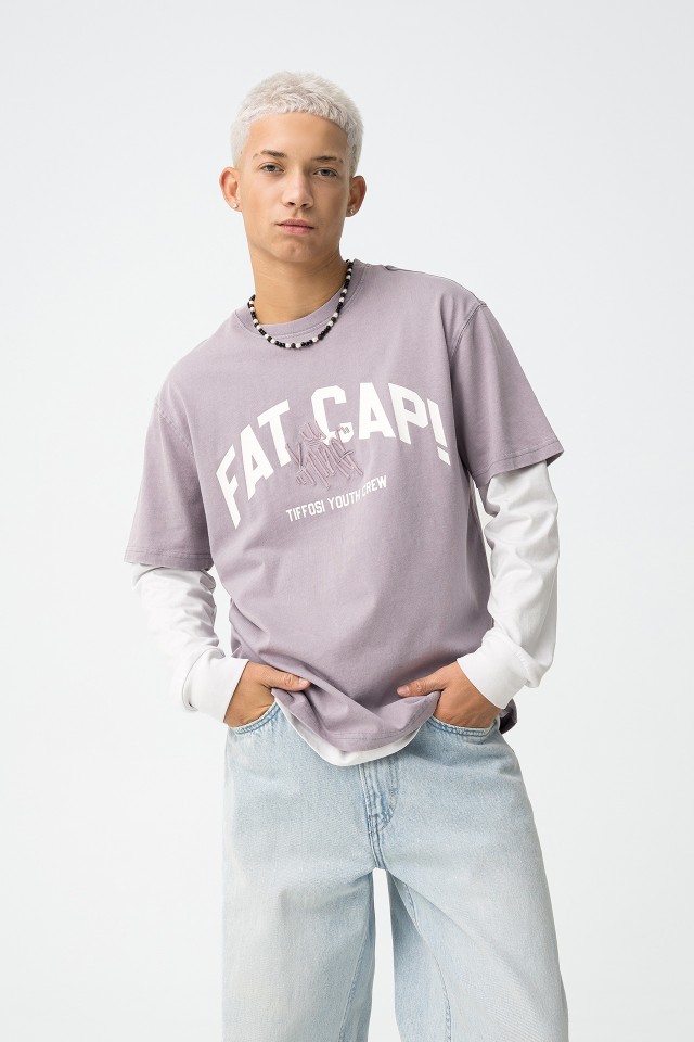 T-Shirt Relaxed Estampada com Bordado