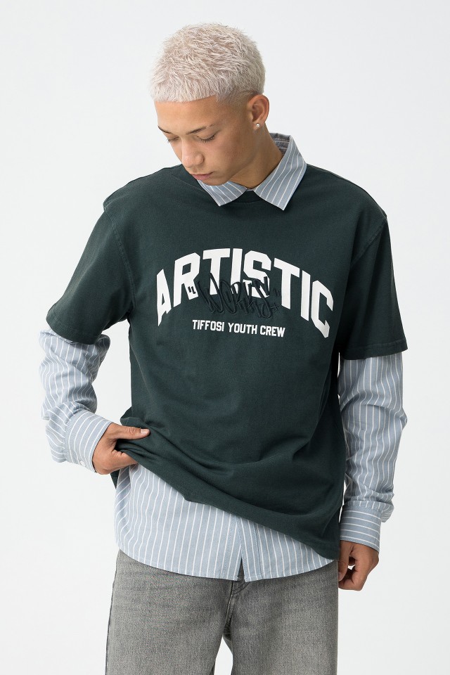 T-Shirt Relaxed Estampada com Bordado