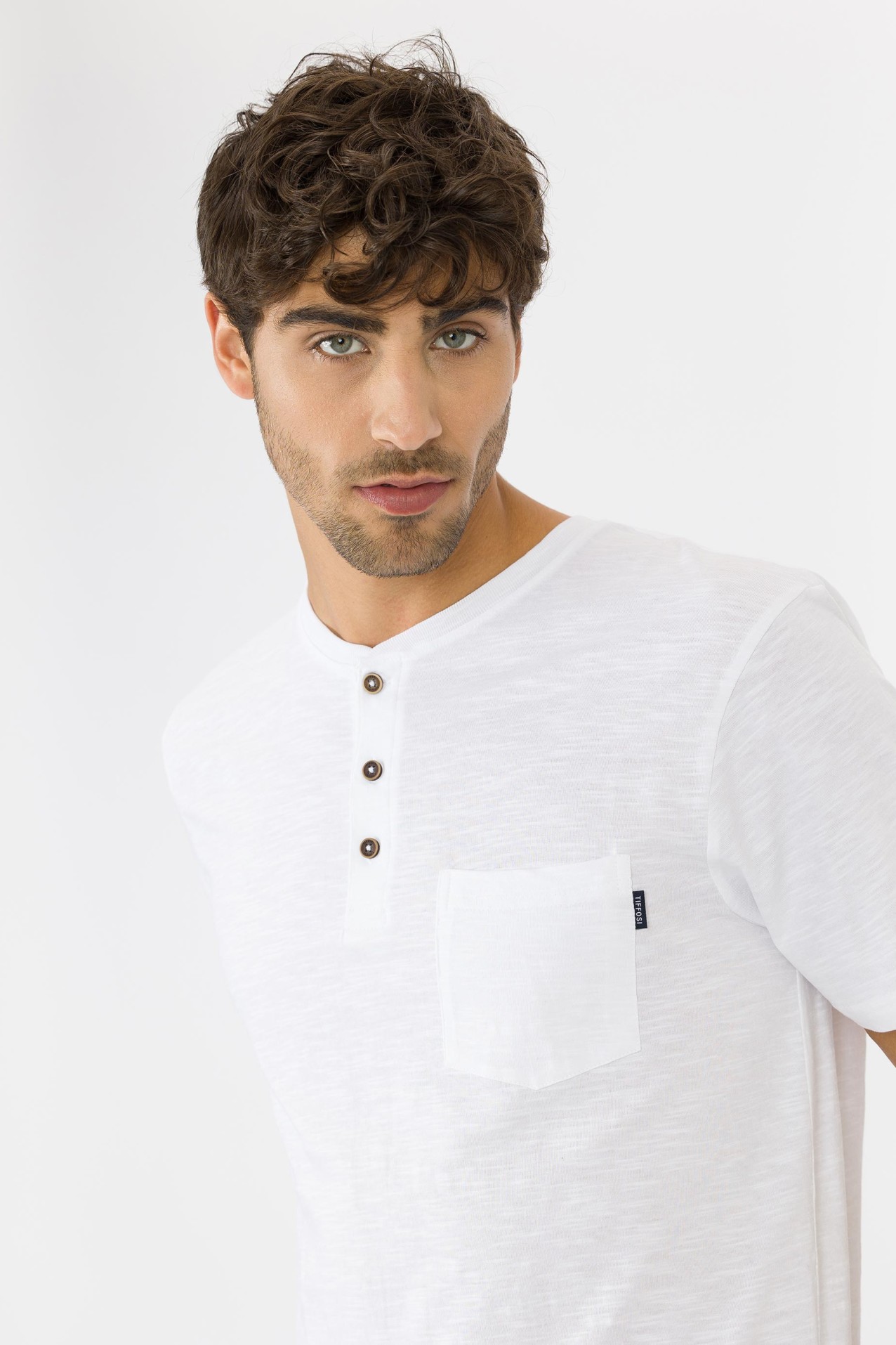 T-shirt Bsica Flam com Bolso