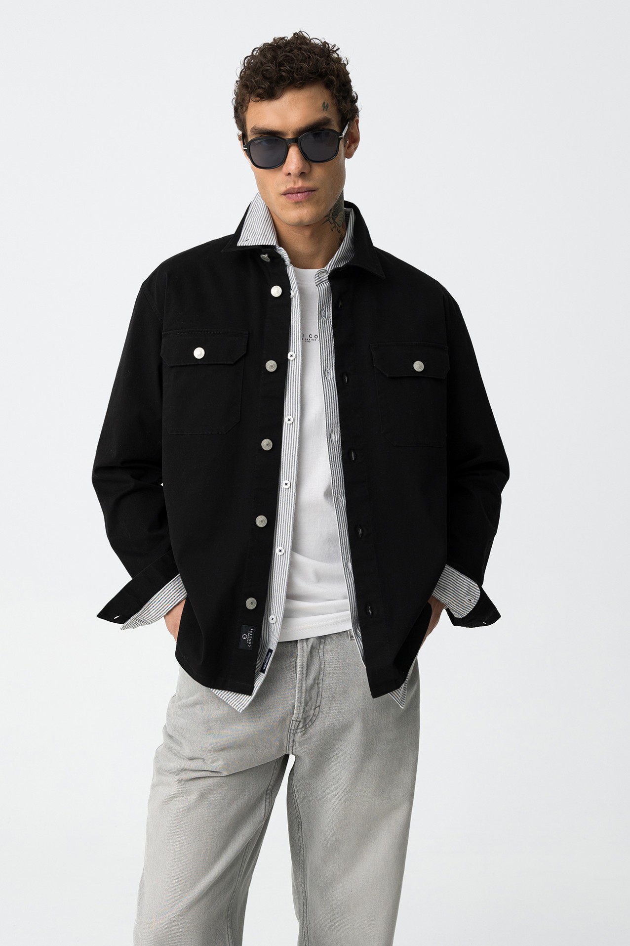 Camisa Relaxed com Botes Metlicos