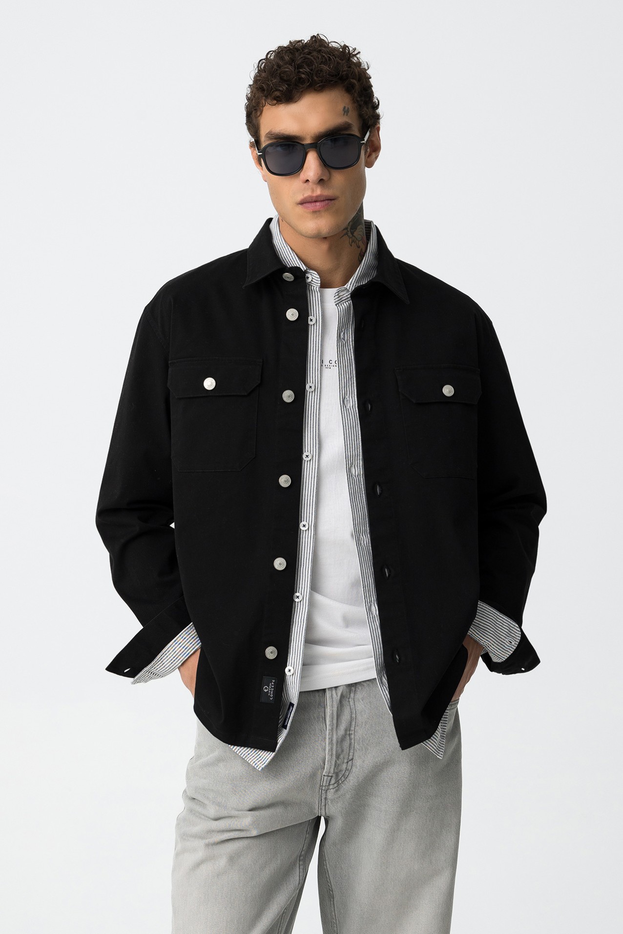 Camisa Relaxed com Botes Metlicos