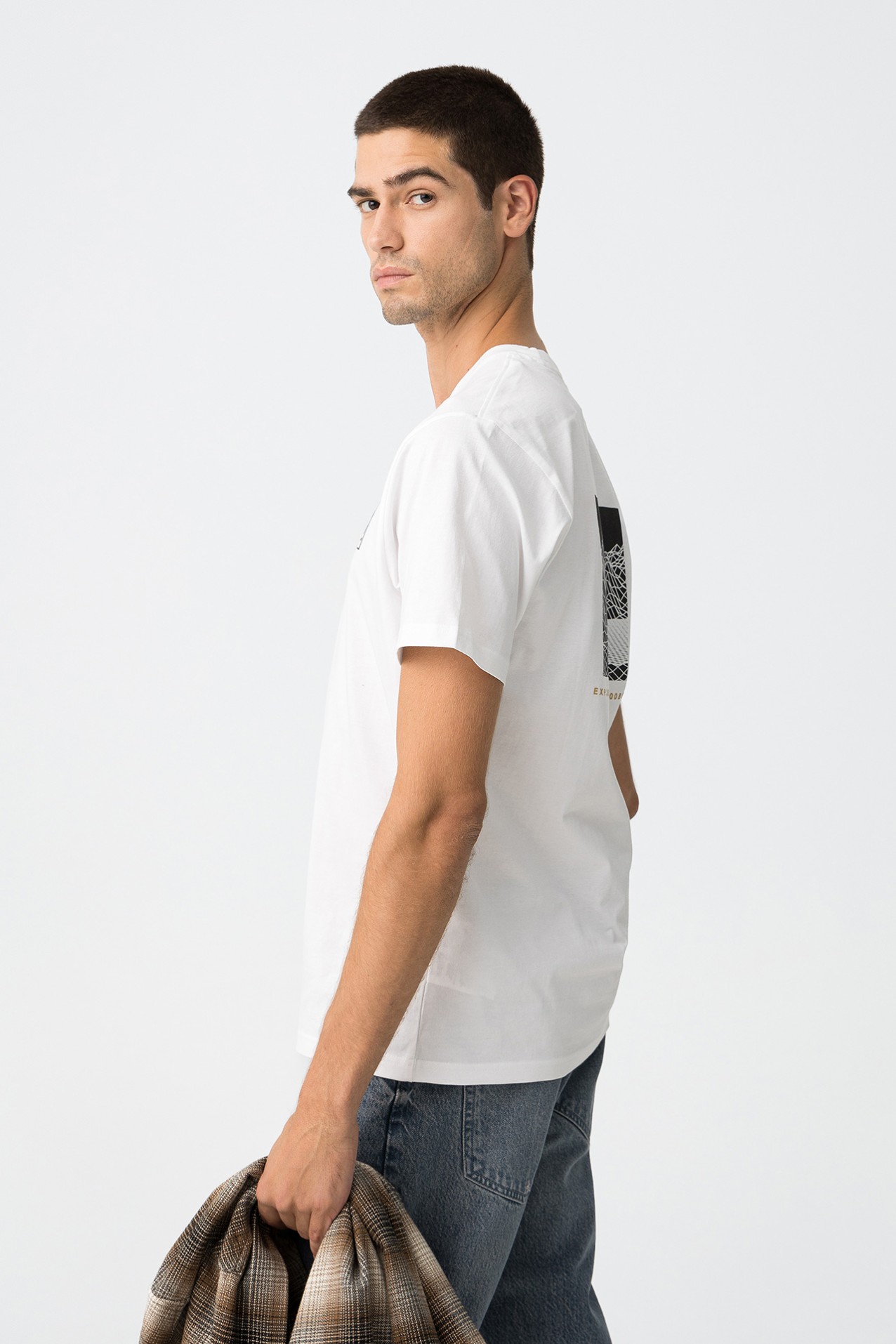 T-Shirt Estampado com Relevo