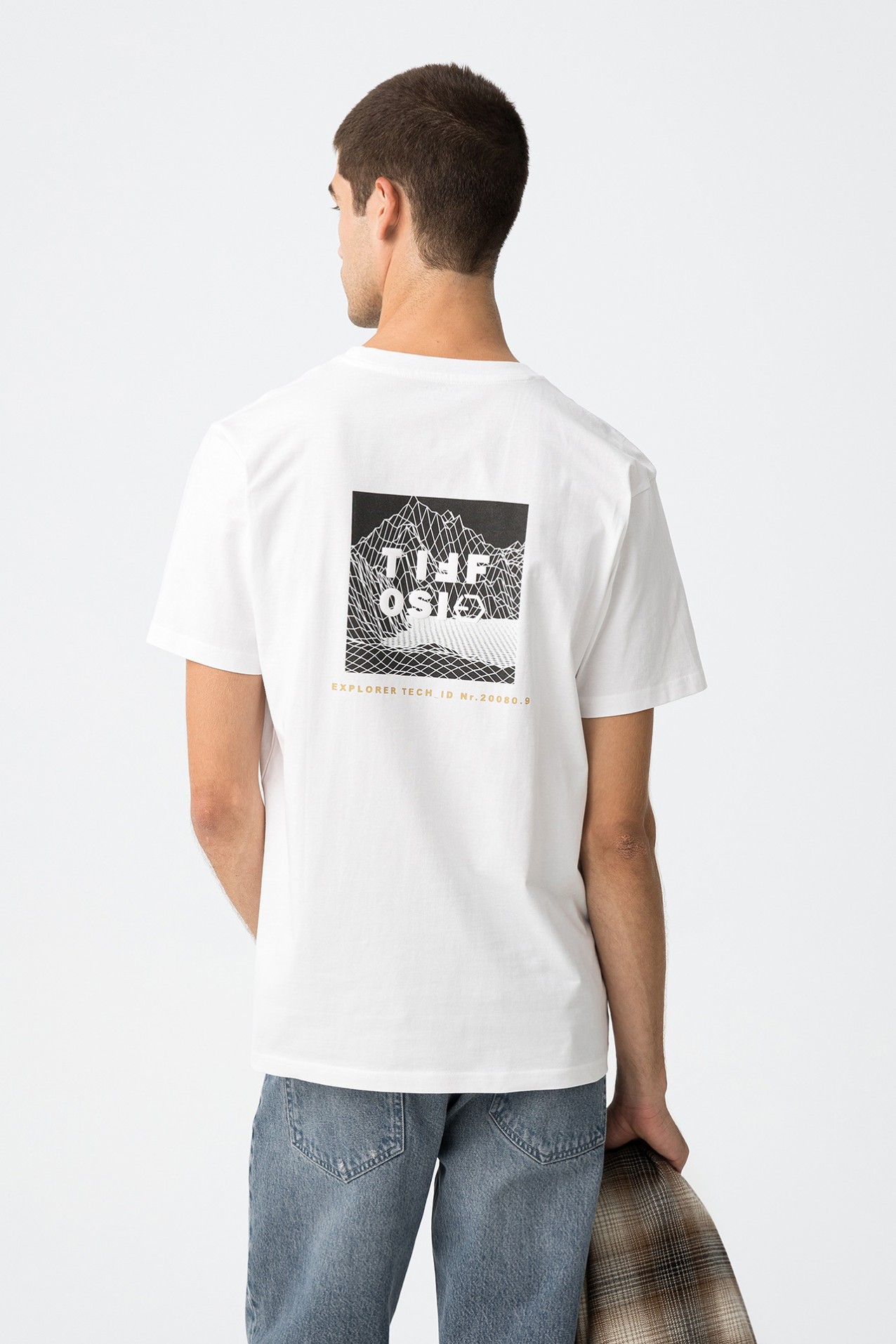 T-Shirt Estampado com Relevo