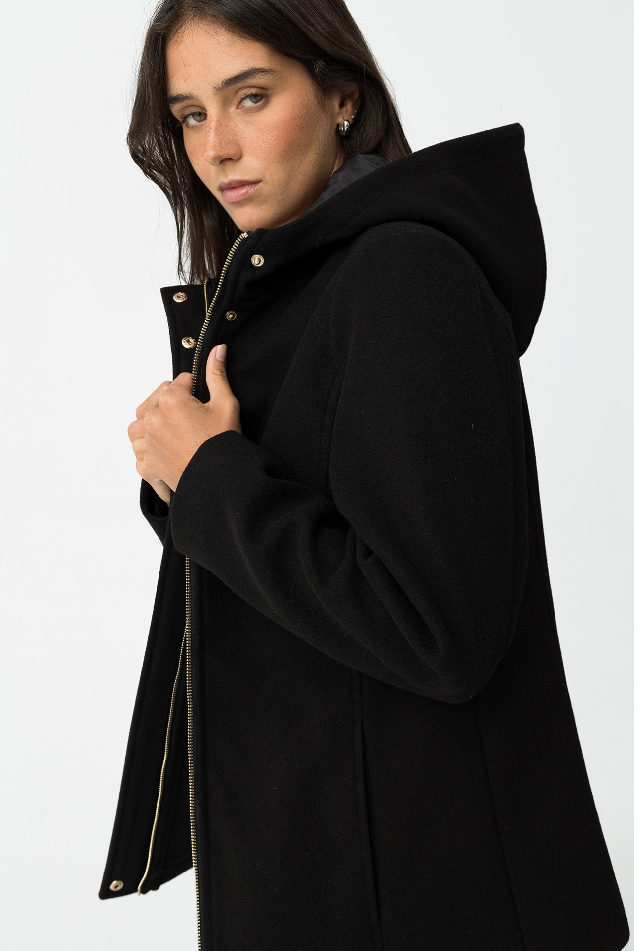 Abrigo Corto con Capucha