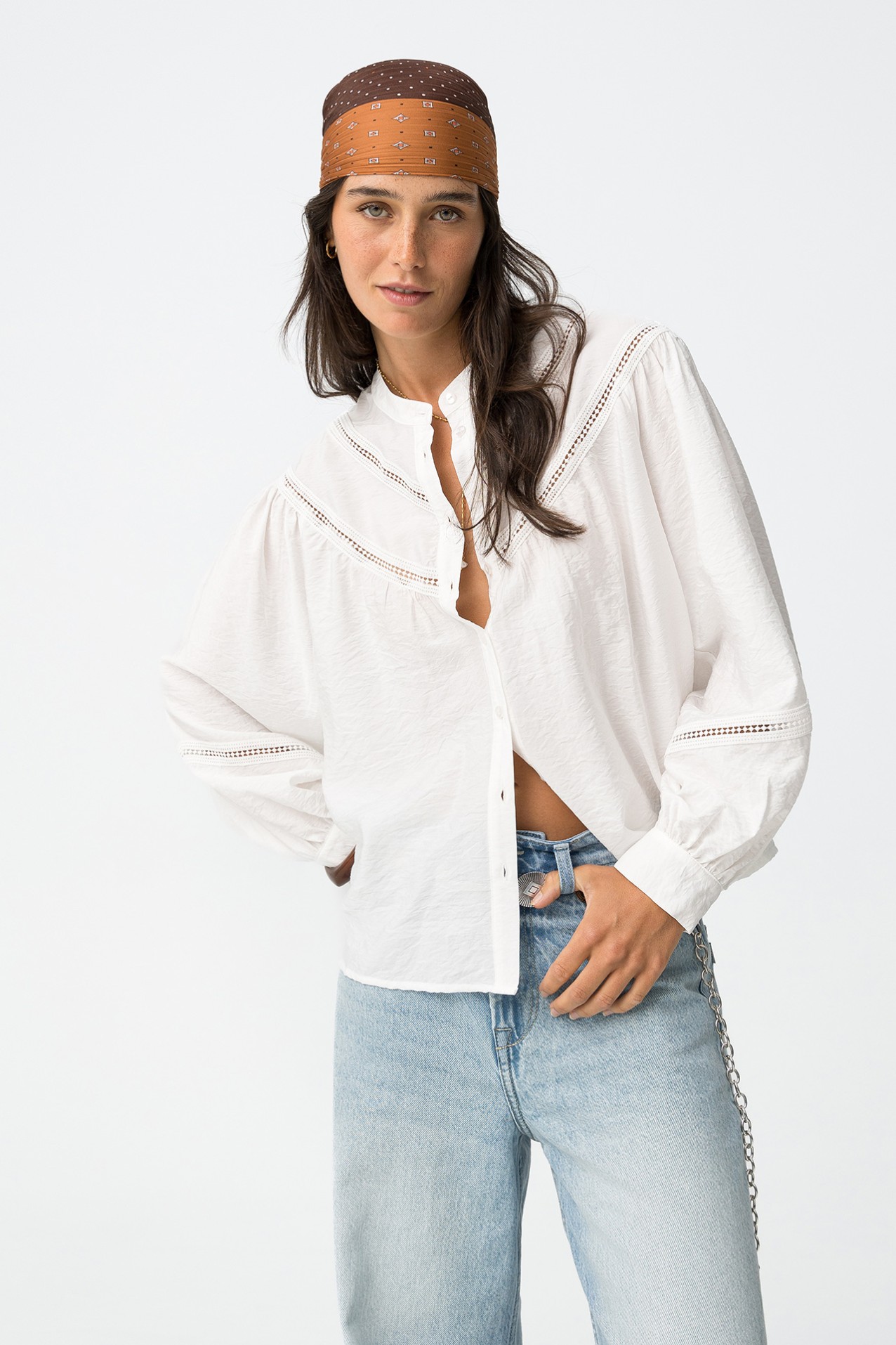 Camisa Texturizada con Encaje